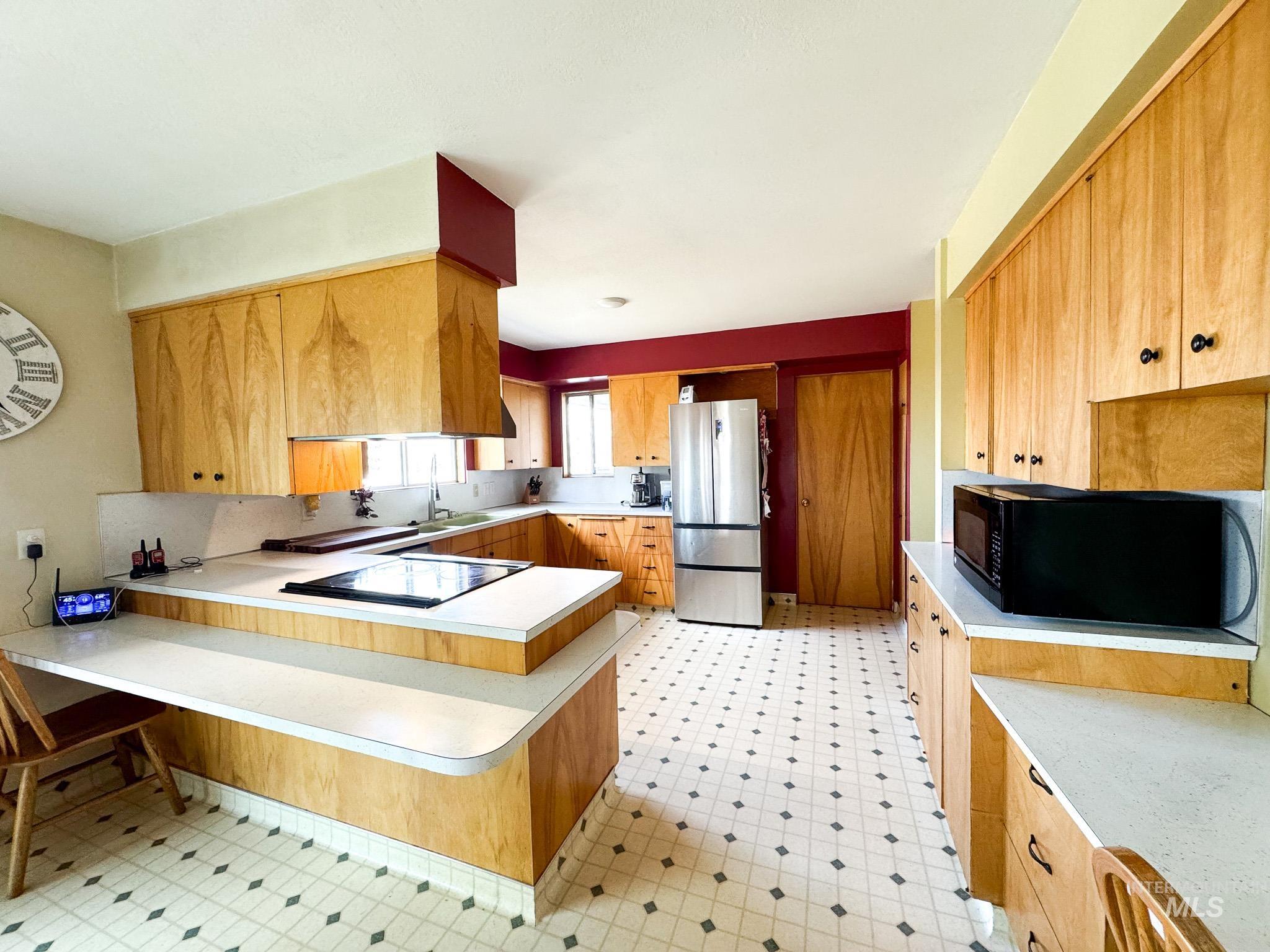 703 College St Property Photo 11