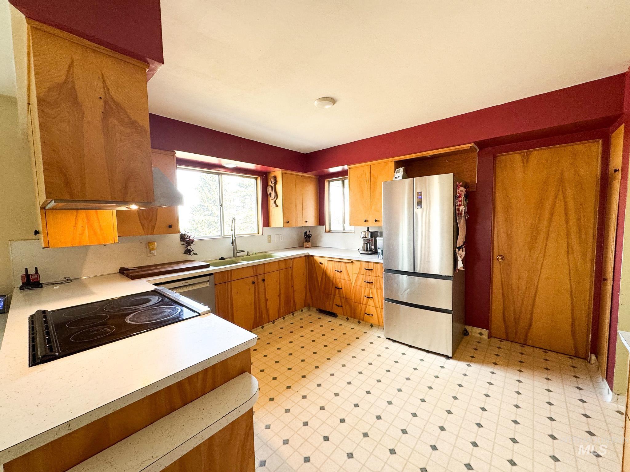 703 College St Property Photo 13