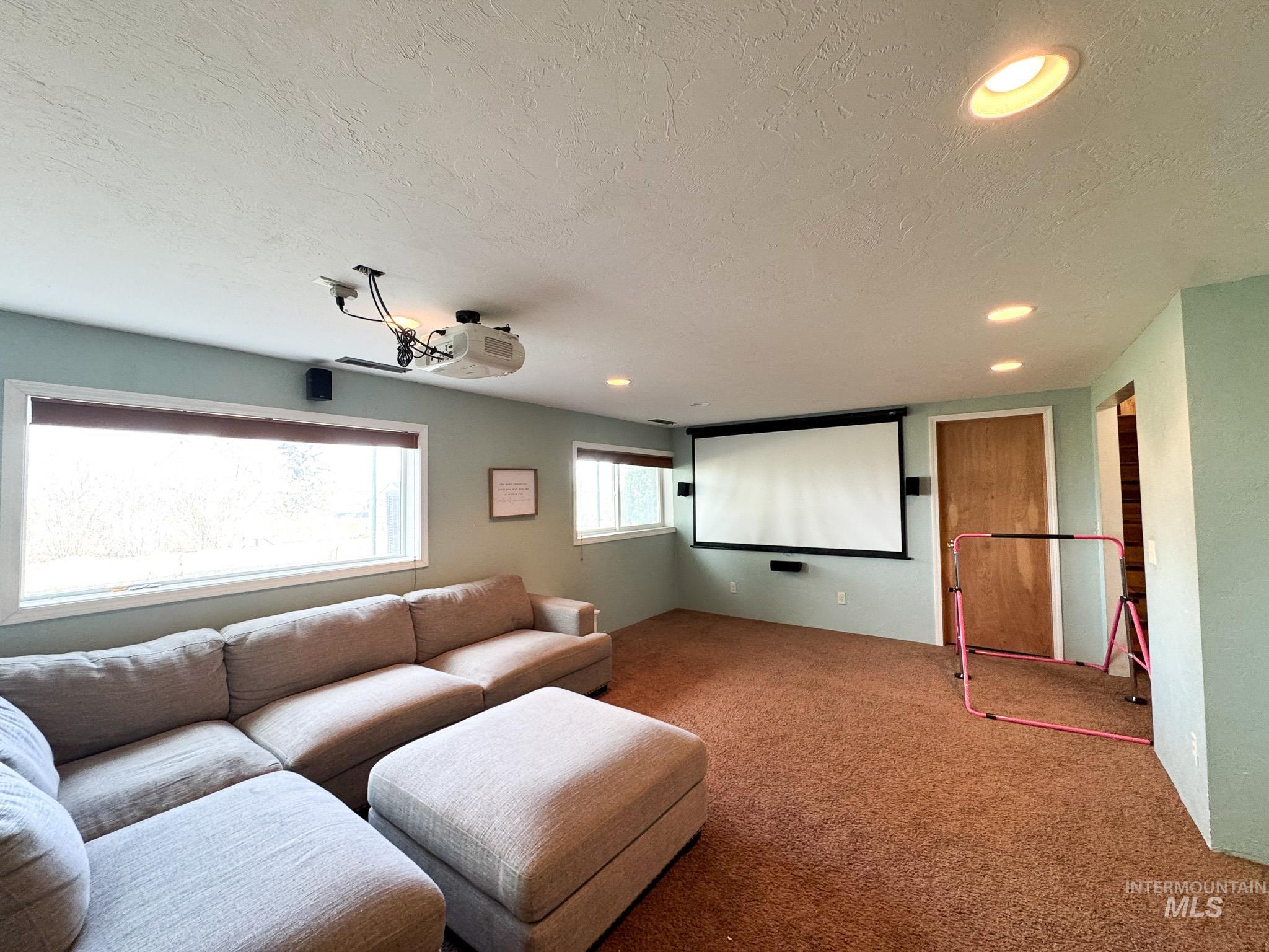 703 College St Property Photo 24