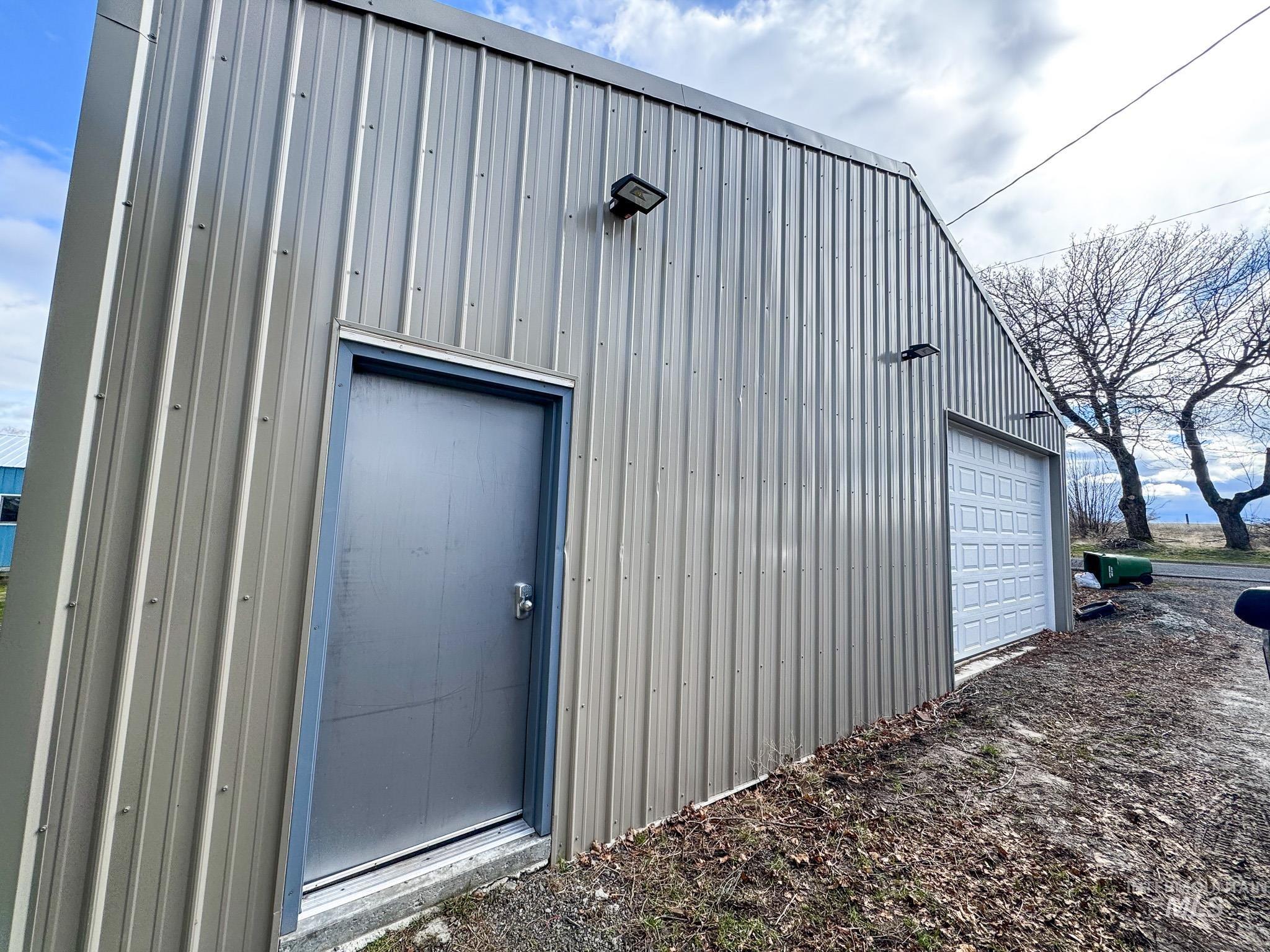 703 College St Property Photo 34