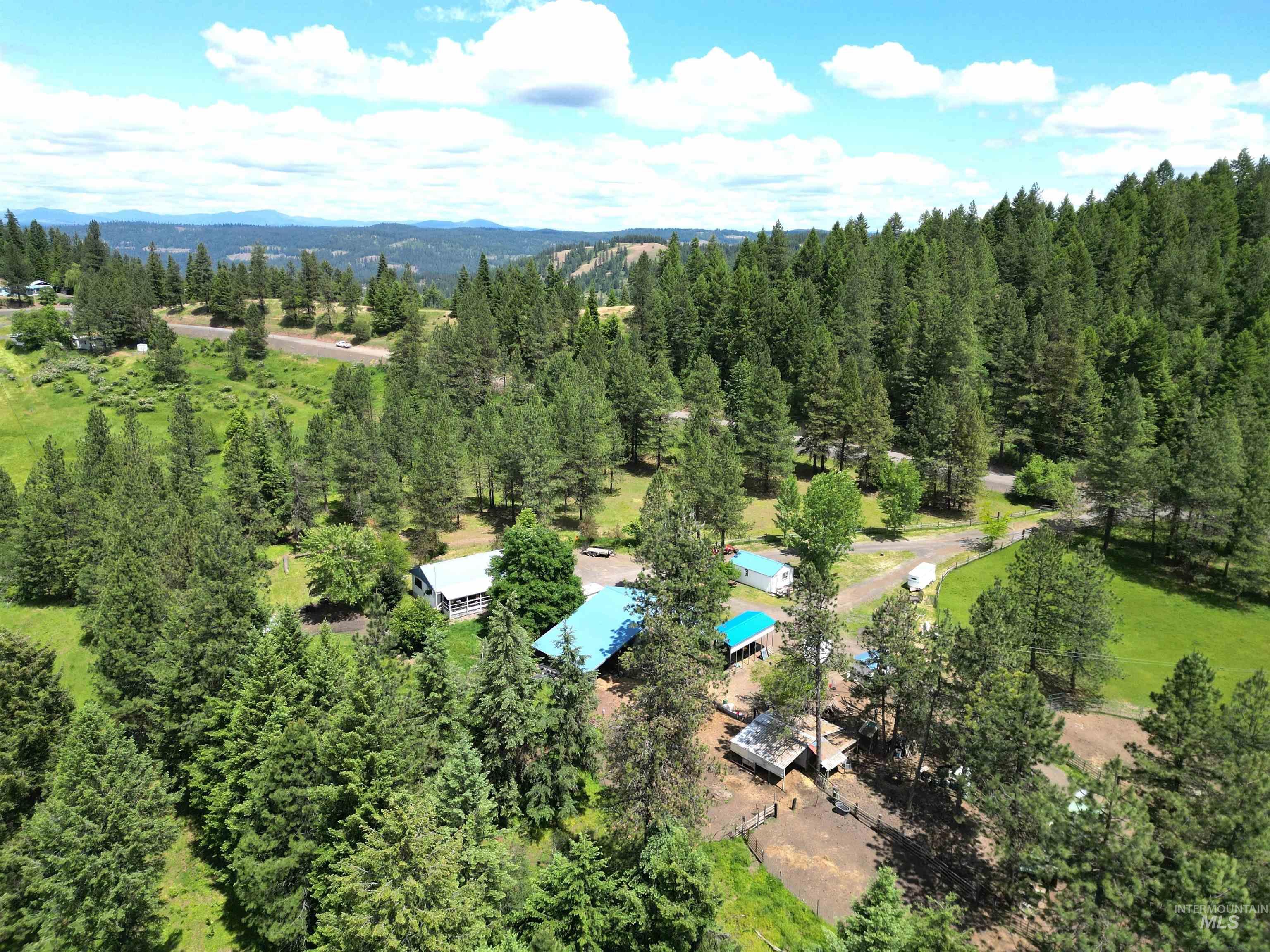 3871 Lakeview Road Property Photo 1