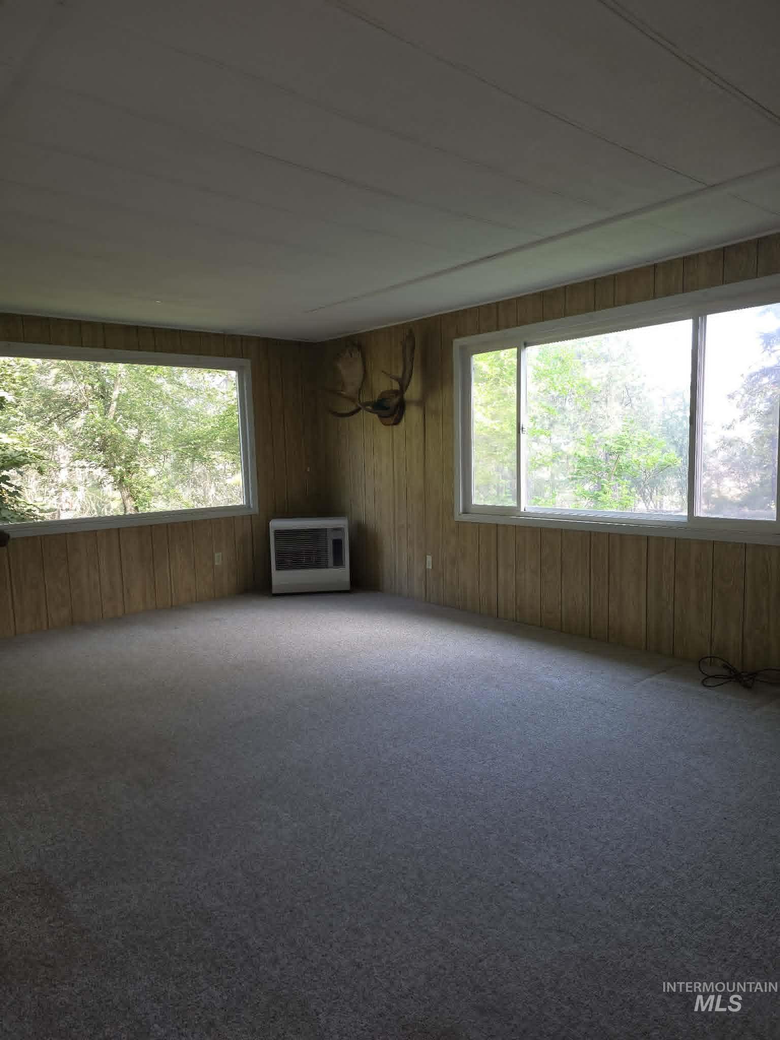 3871 Lakeview Road Property Photo 6