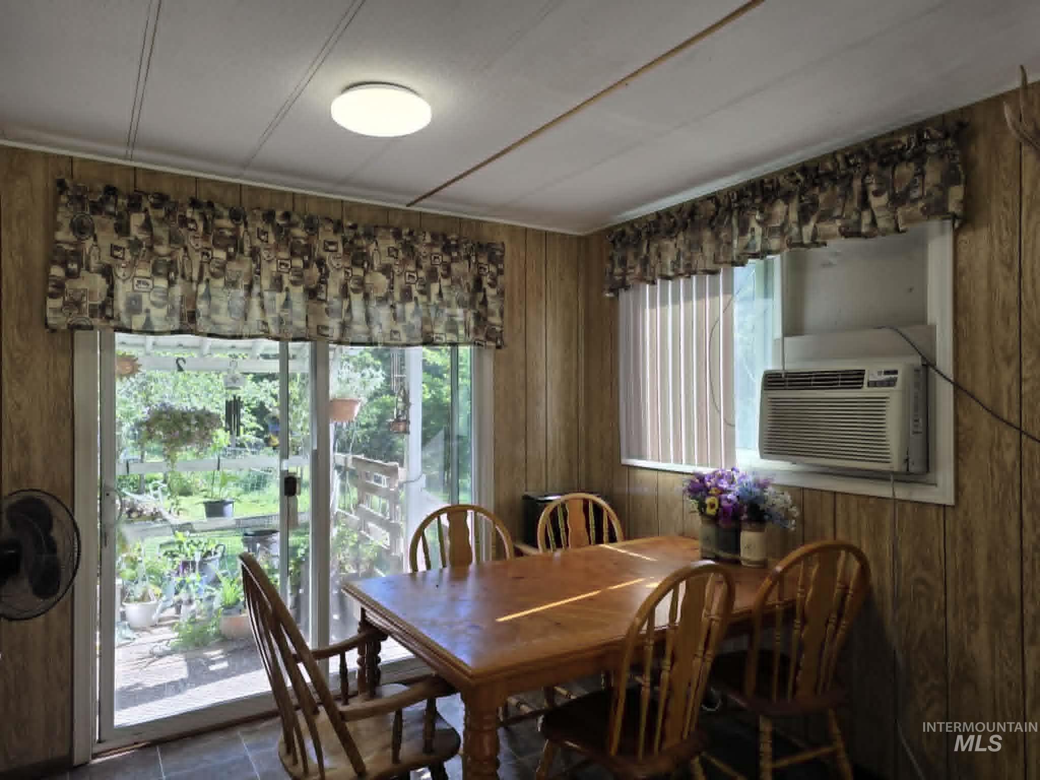3871 Lakeview Road Property Photo 10