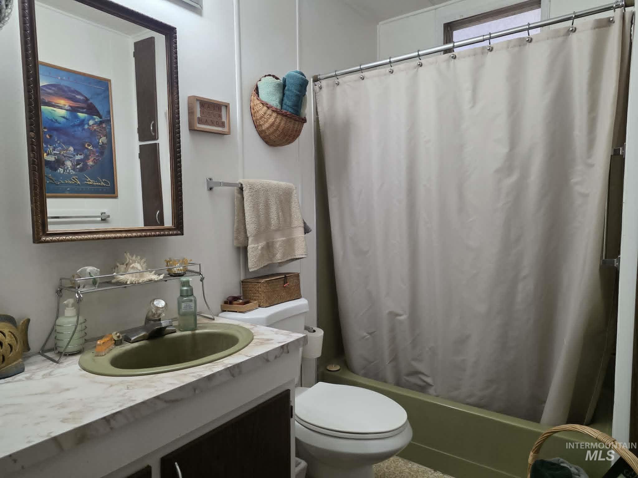 3871 Lakeview Road Property Photo 14