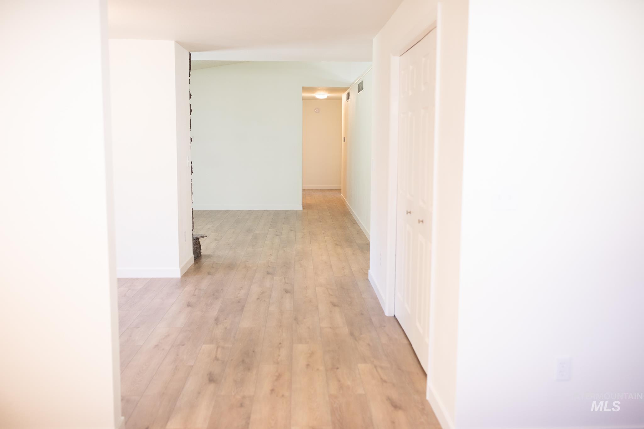 10423 W Barnsdale Dr Property Photo 14