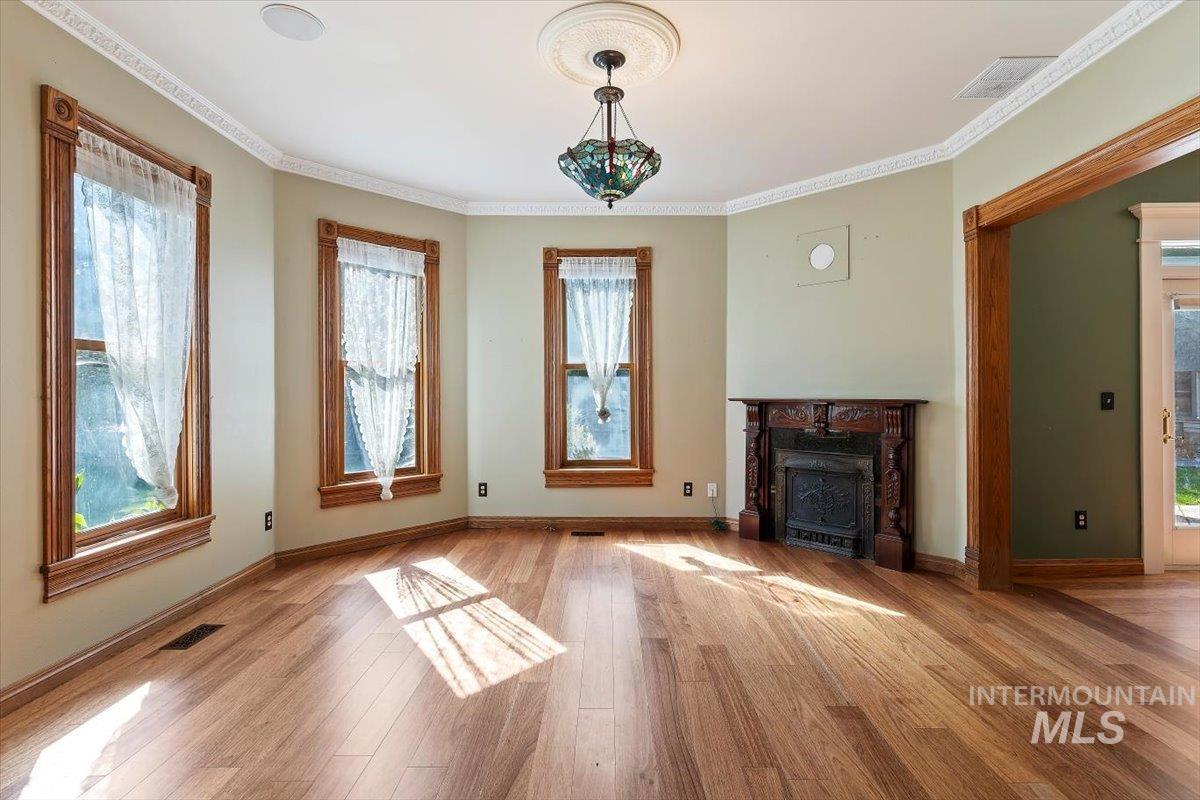 904 E Belmont St. Property Photo 5