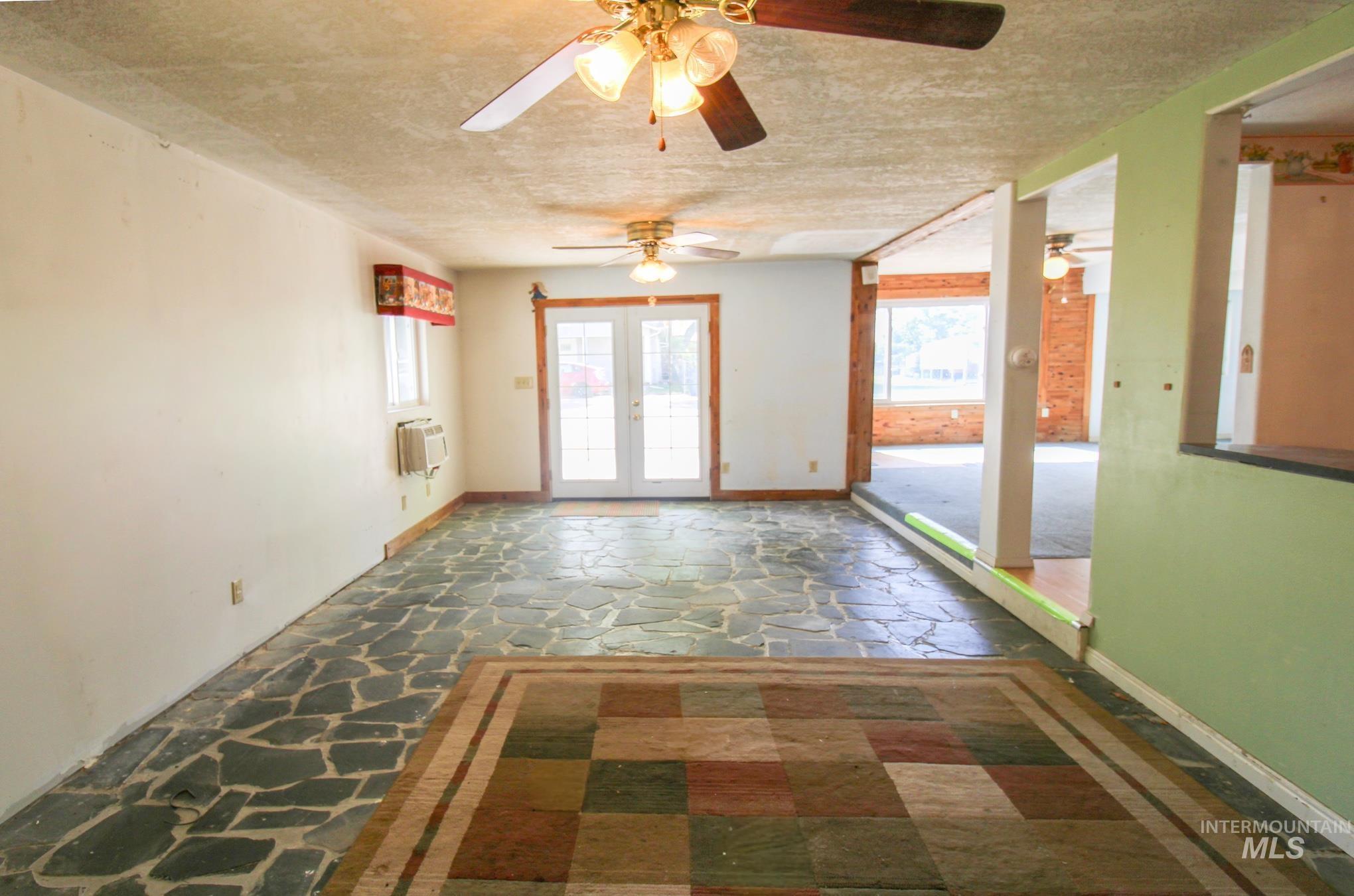 25960 Vermont St Property Photo 3
