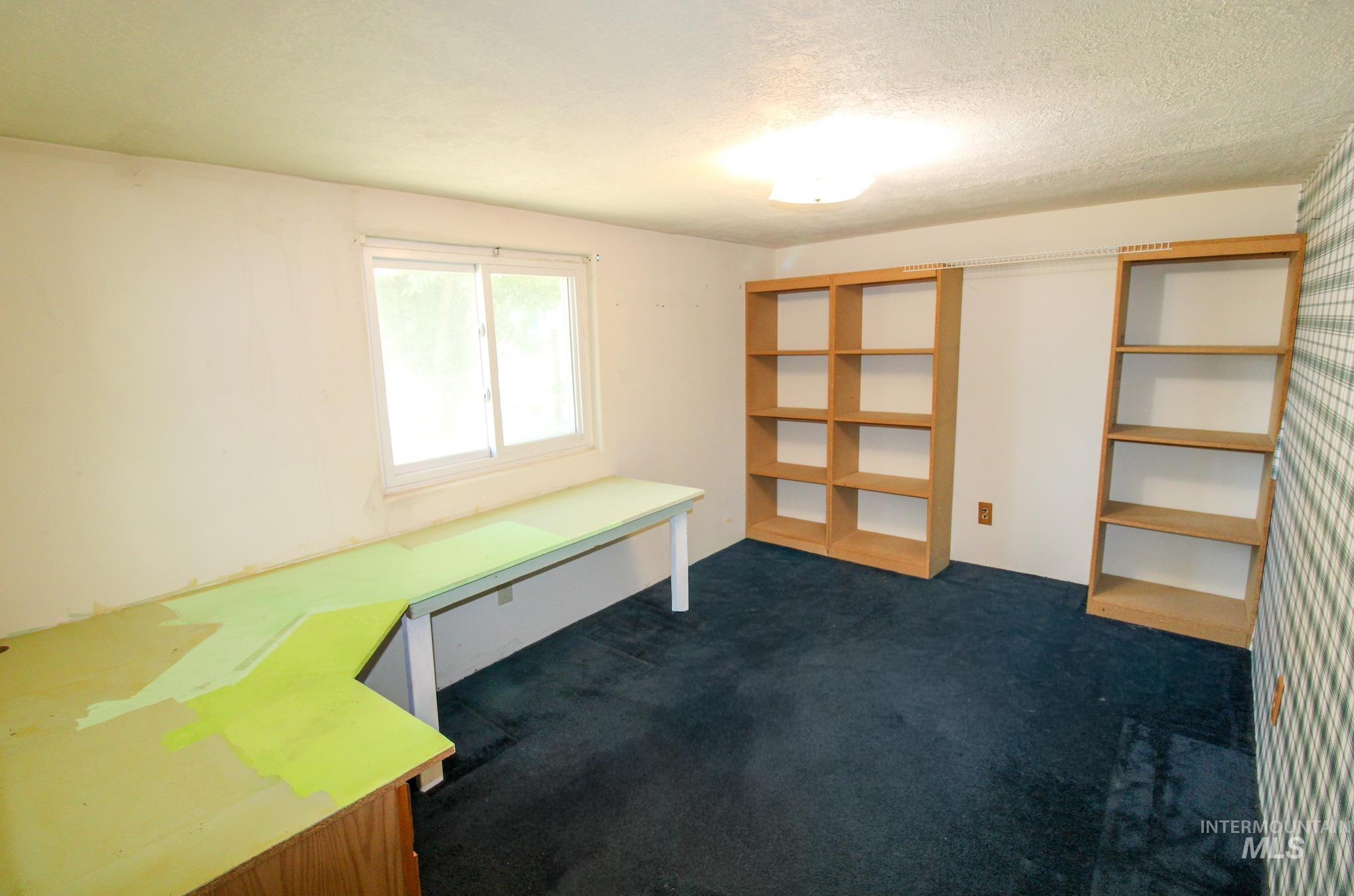 25960 Vermont St Property Photo 6