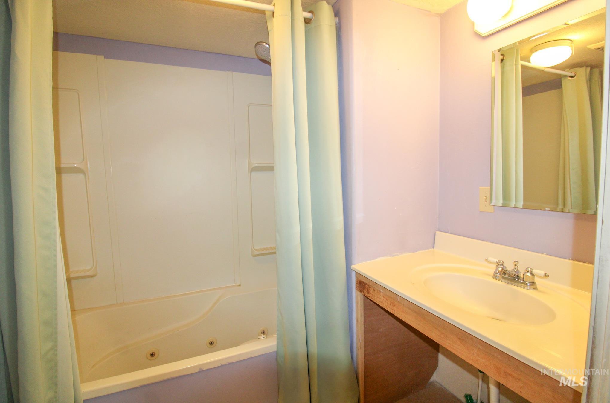 25960 Vermont St Property Photo 13