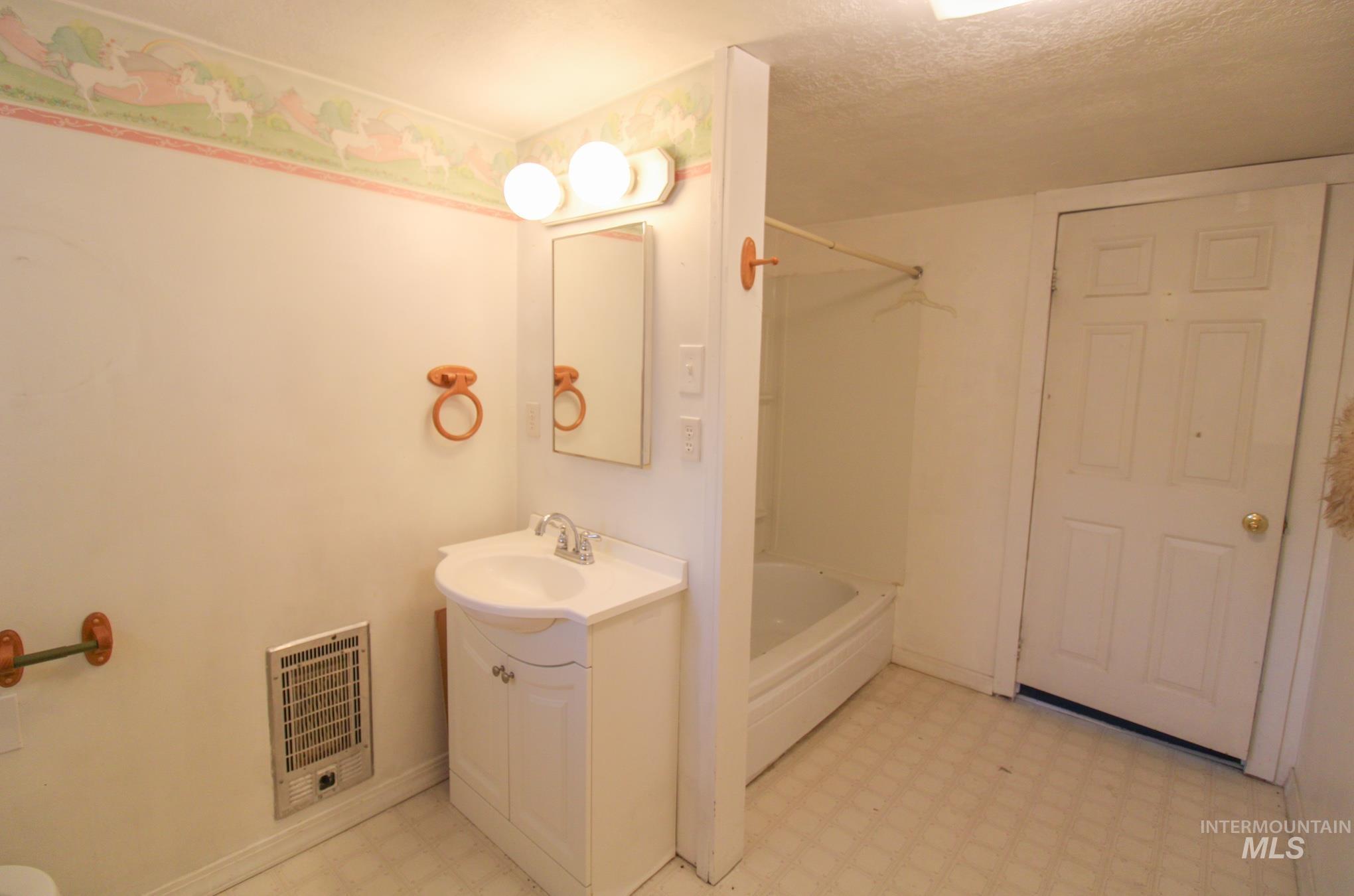 25960 Vermont St Property Photo 14