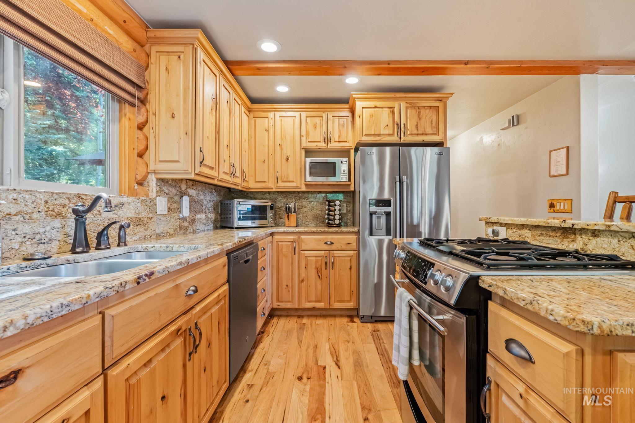 1160 Bellflower Pl. Property Photo 14