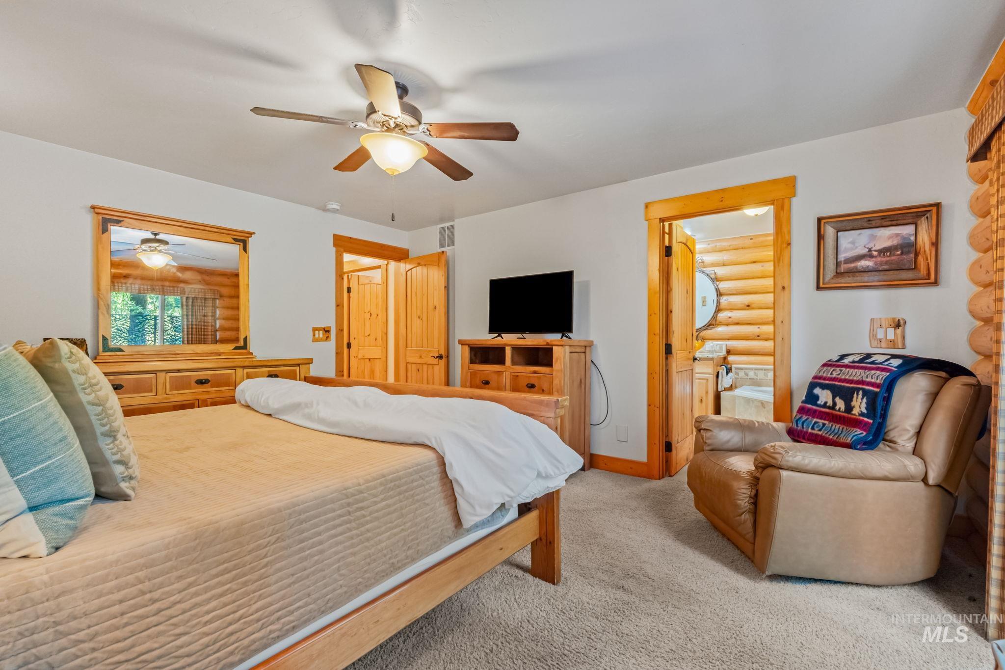 1160 Bellflower Pl. Property Photo 18