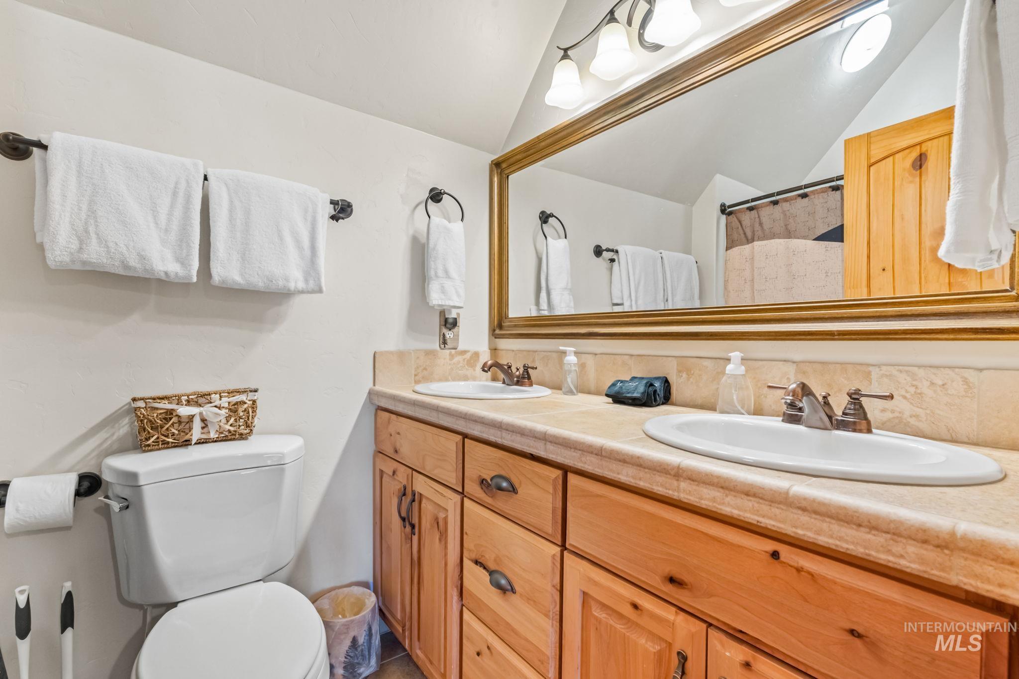 1160 Bellflower Pl. Property Photo 30