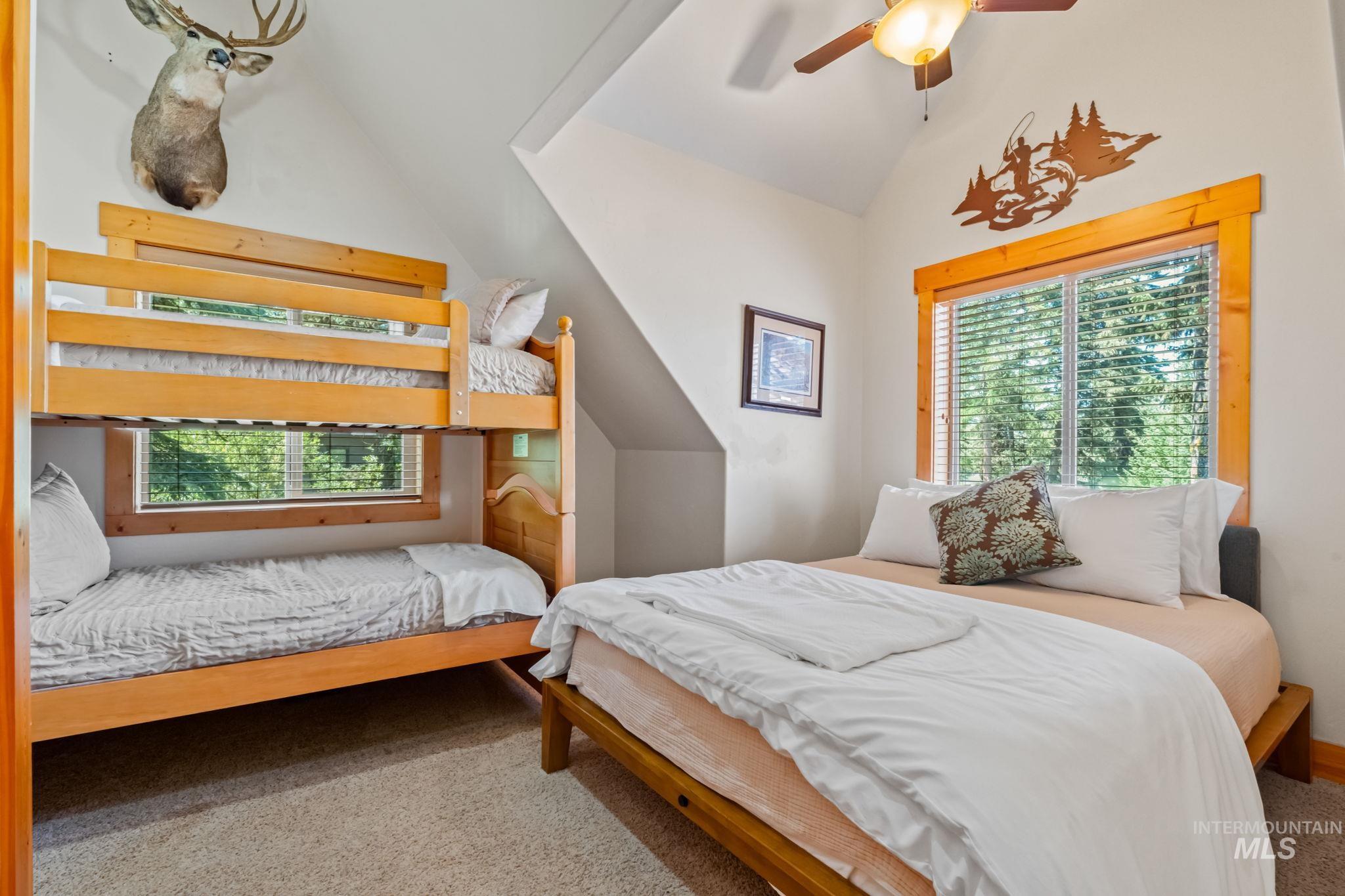 1160 Bellflower Pl. Property Photo 32