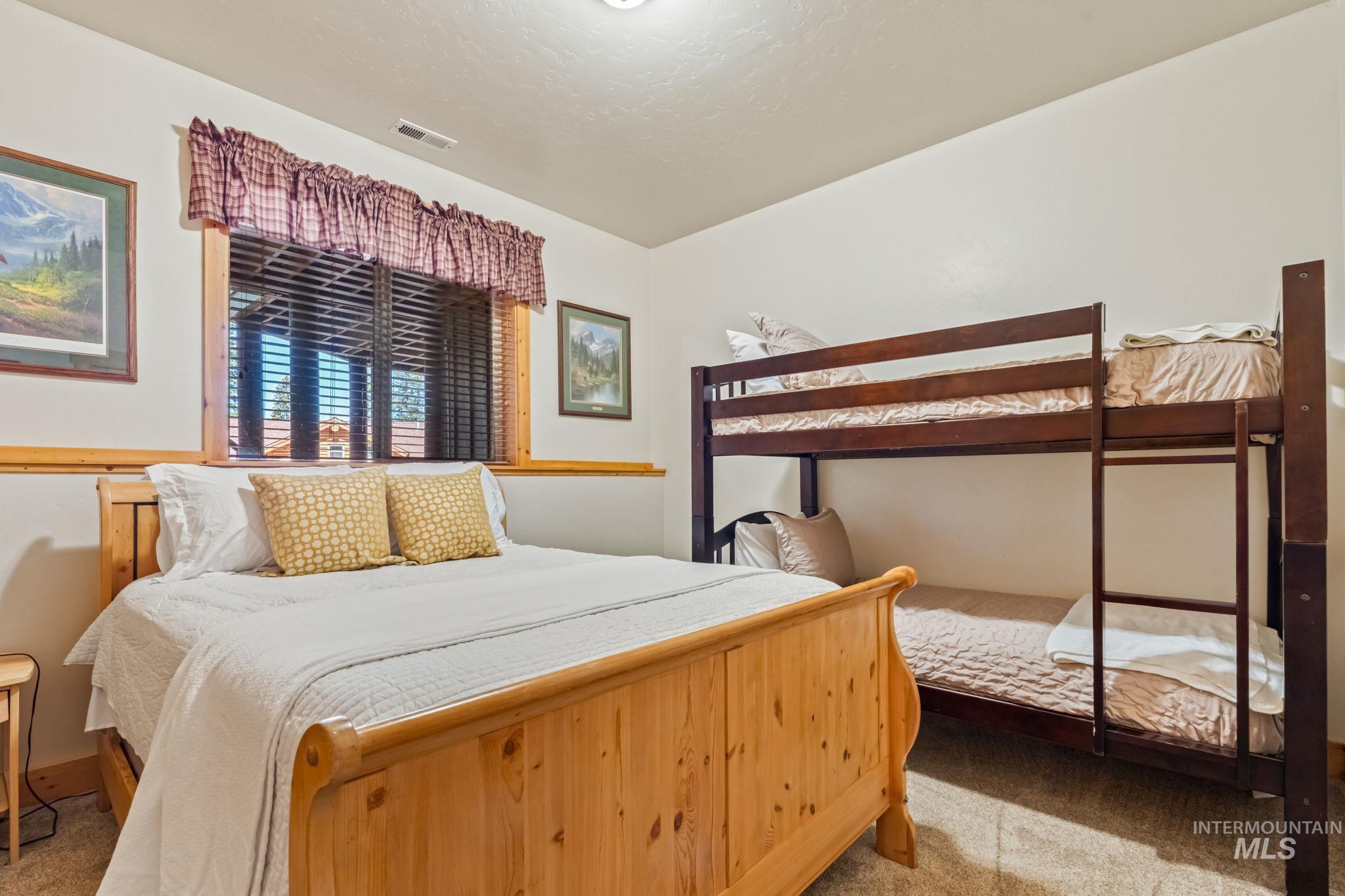 1160 Bellflower Pl. Property Photo 34