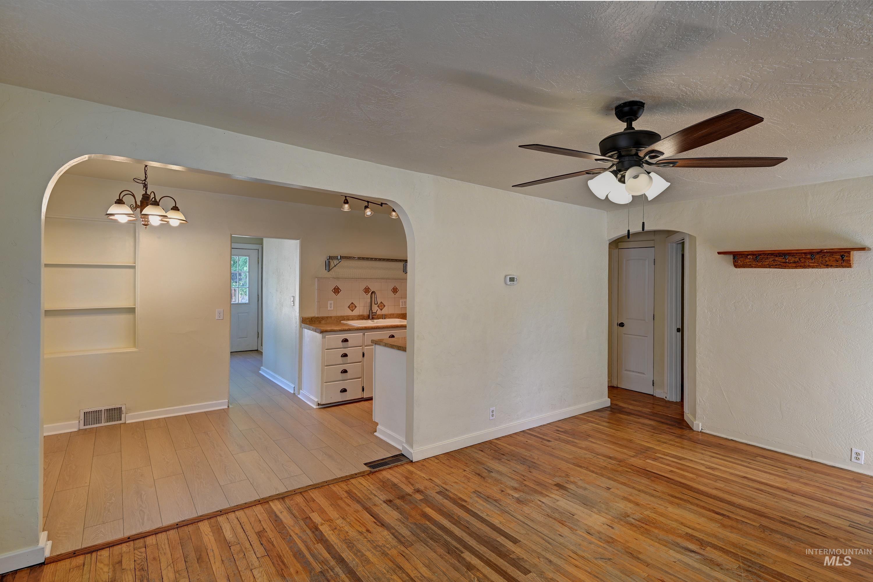 8002 W Holt Street Property Photo 5