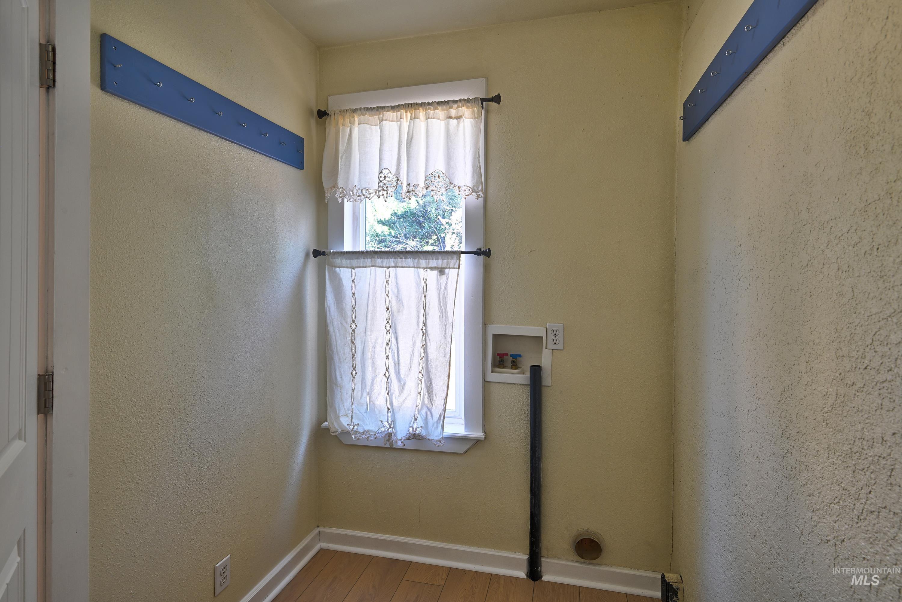 8002 W Holt Street Property Photo 10