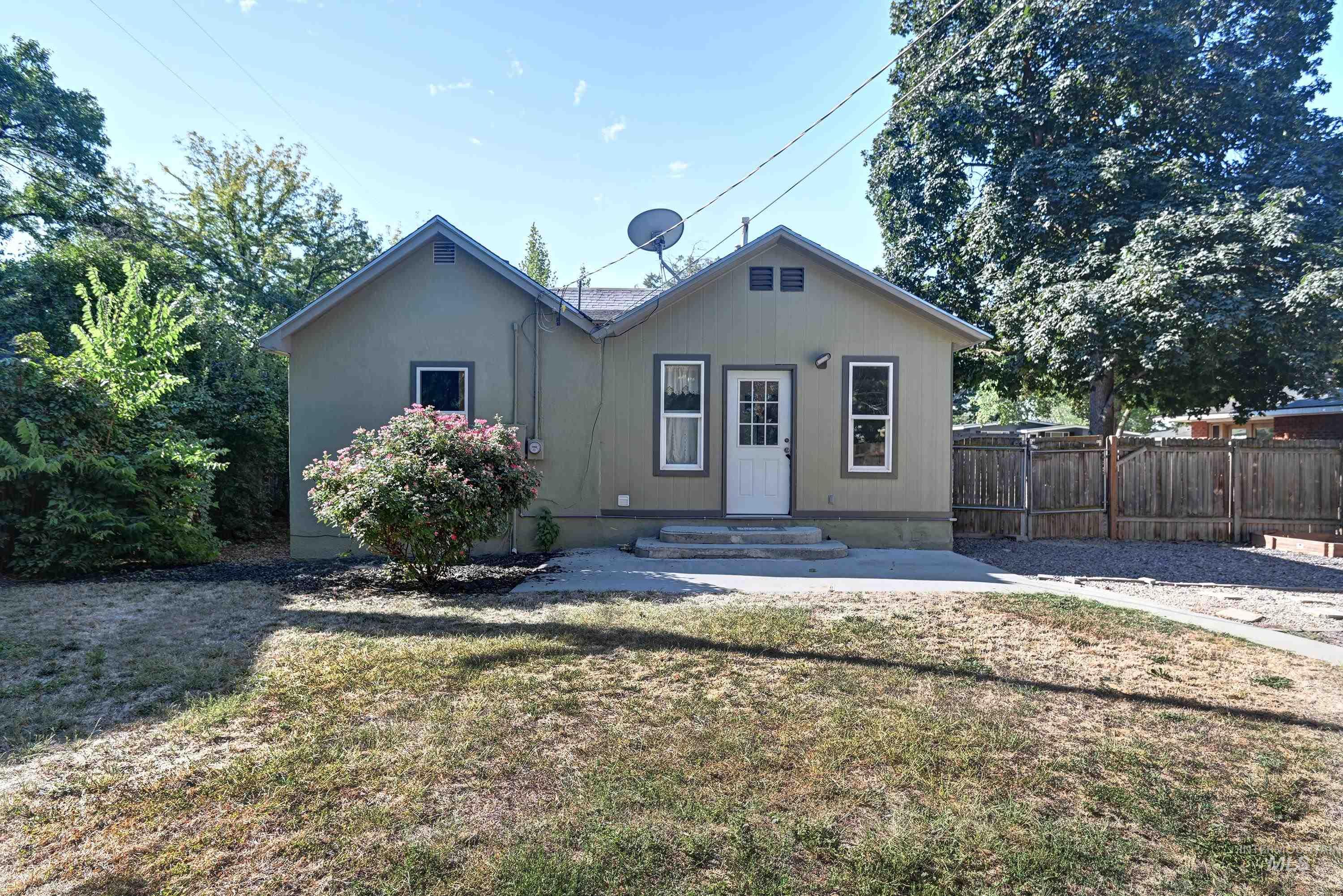8002 W Holt Street Property Photo 16
