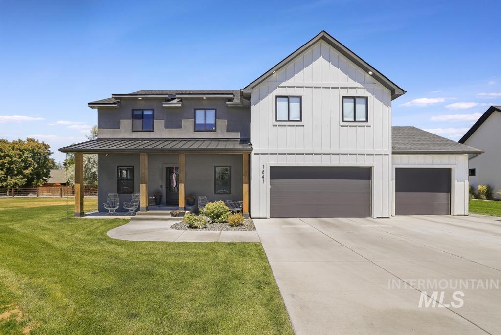 1541 Clear Creek Loop Property Photo 1