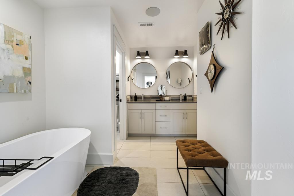 1541 Clear Creek Loop Property Photo 25