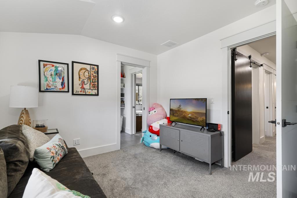1541 Clear Creek Loop Property Photo 33