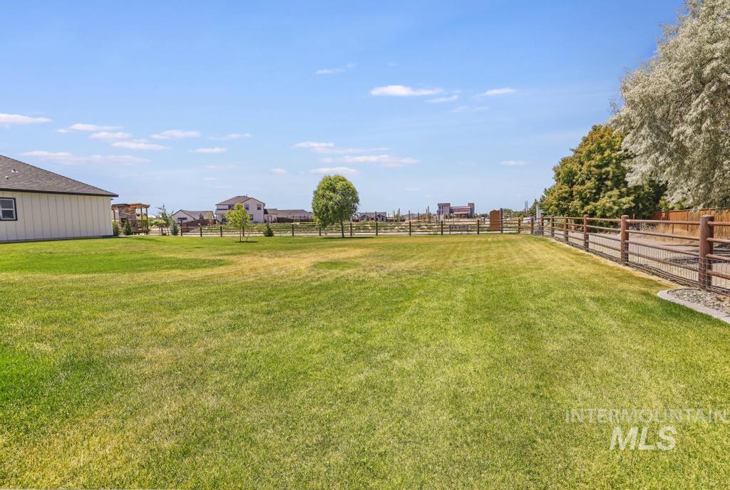 1541 Clear Creek Loop Property Photo 45