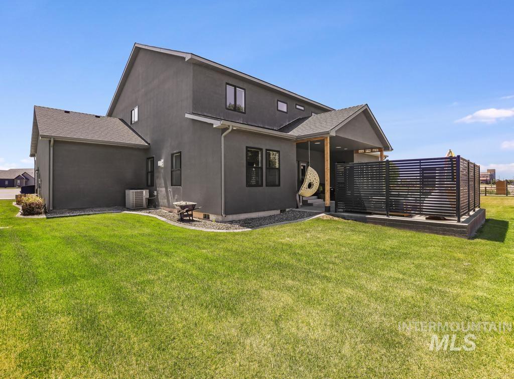 1541 Clear Creek Loop Property Photo 47