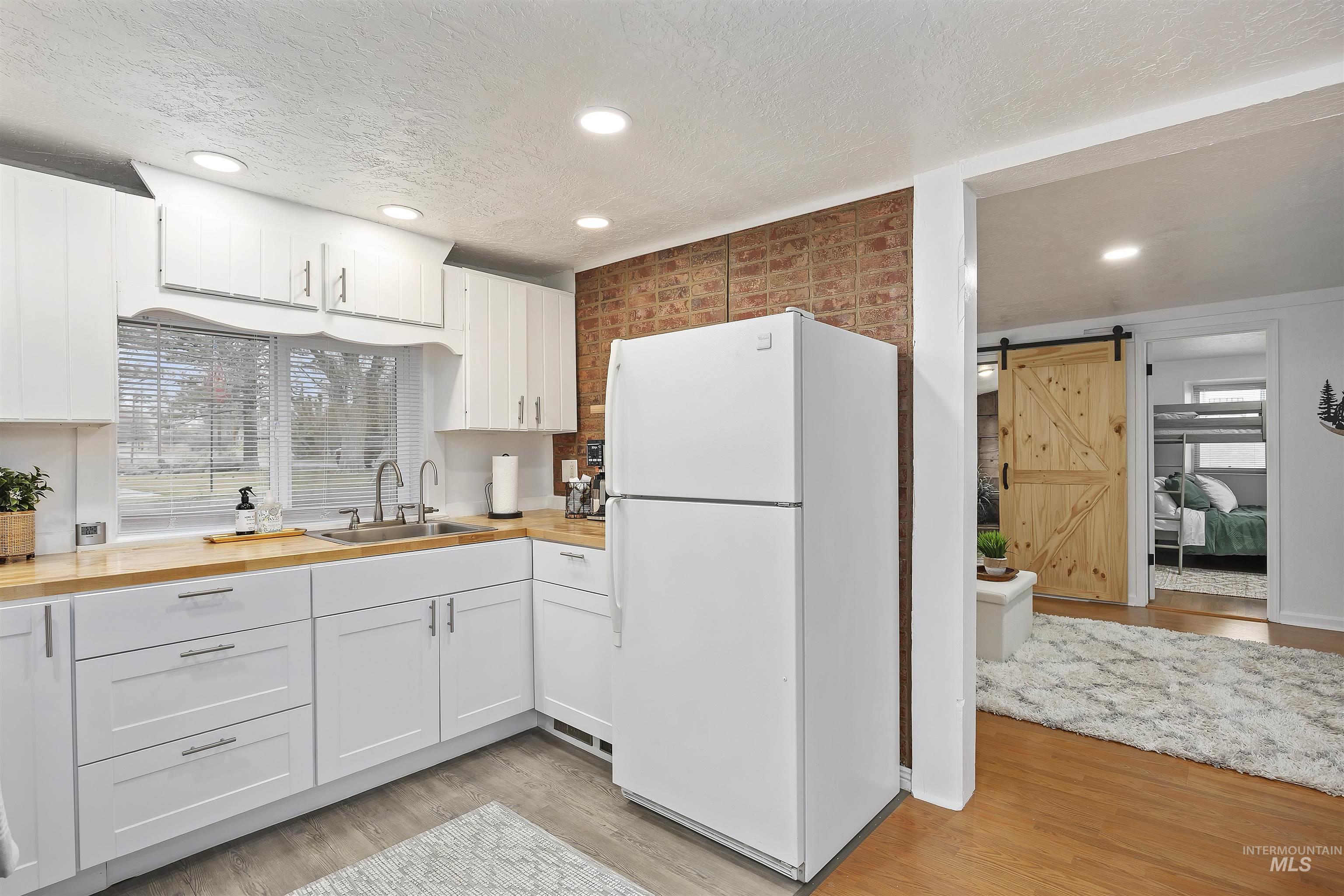 370 Orchard Street East Property Photo 14