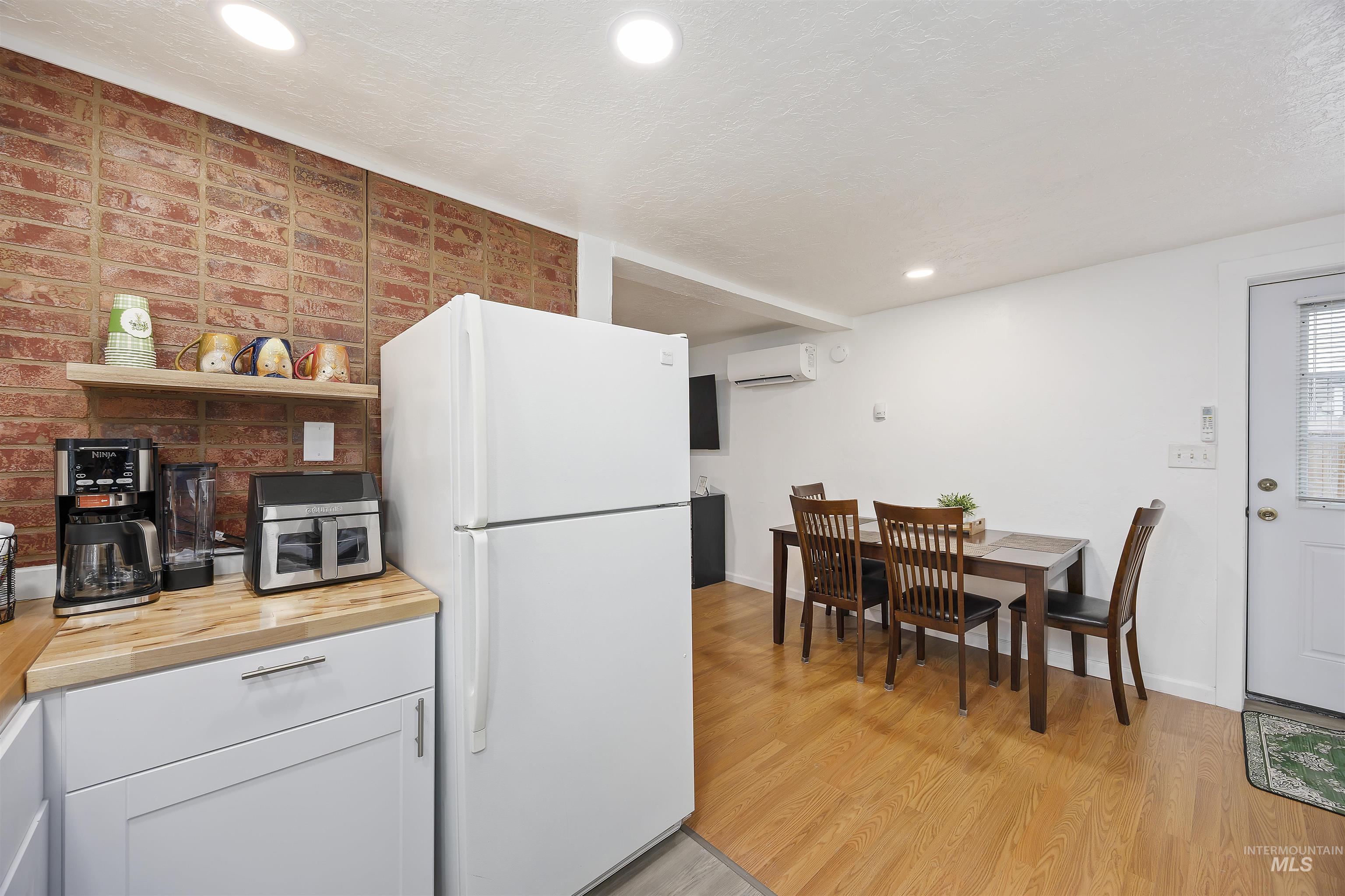 370 Orchard Street East Property Photo 15