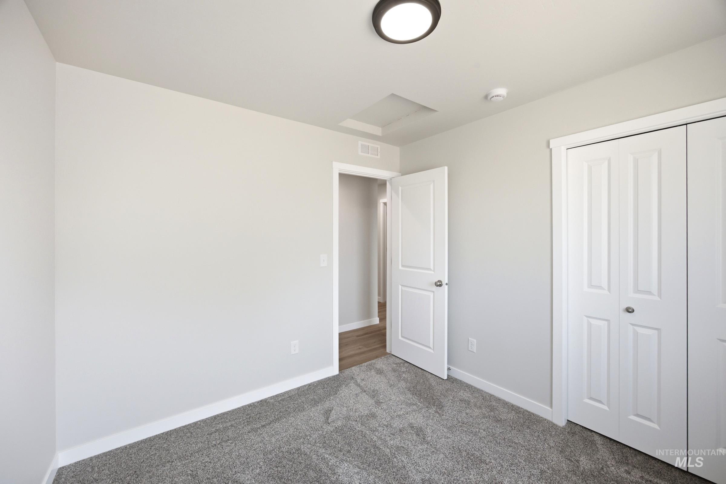 227 W 17th Ave Property Photo 8