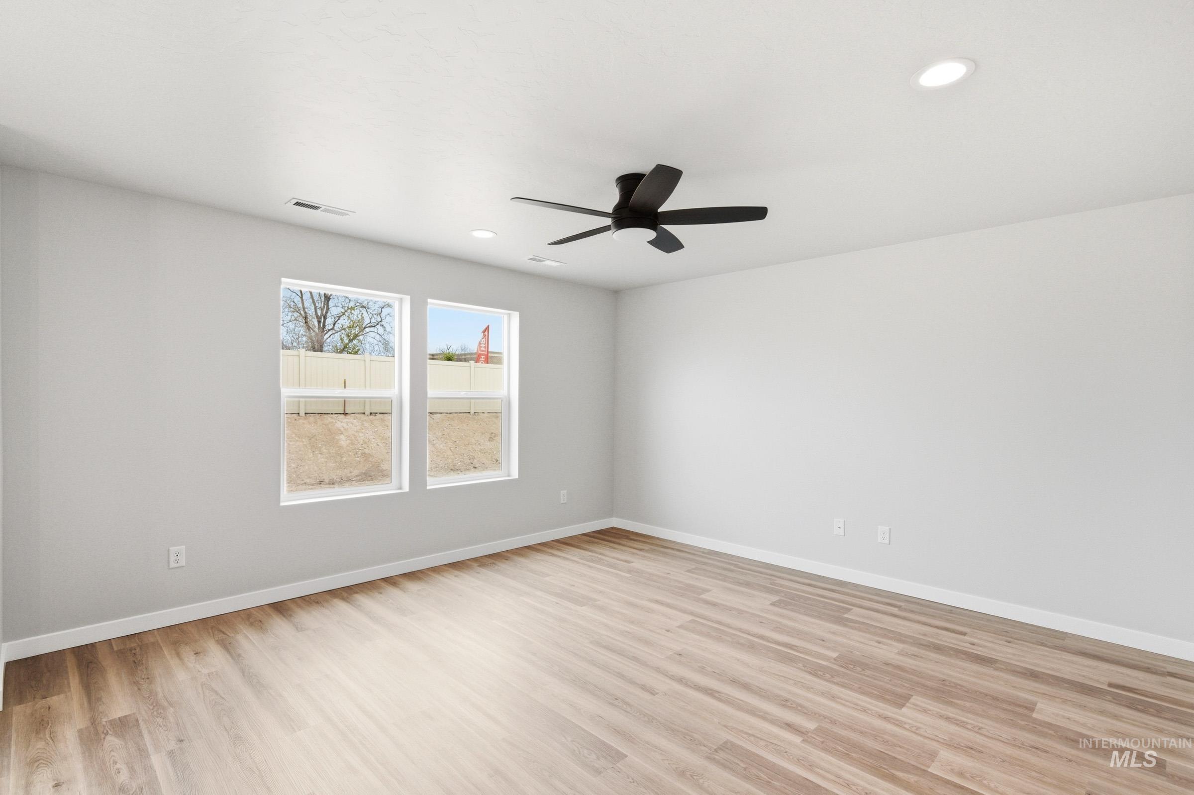 936 Thunderbolt Dr Property Photo 10