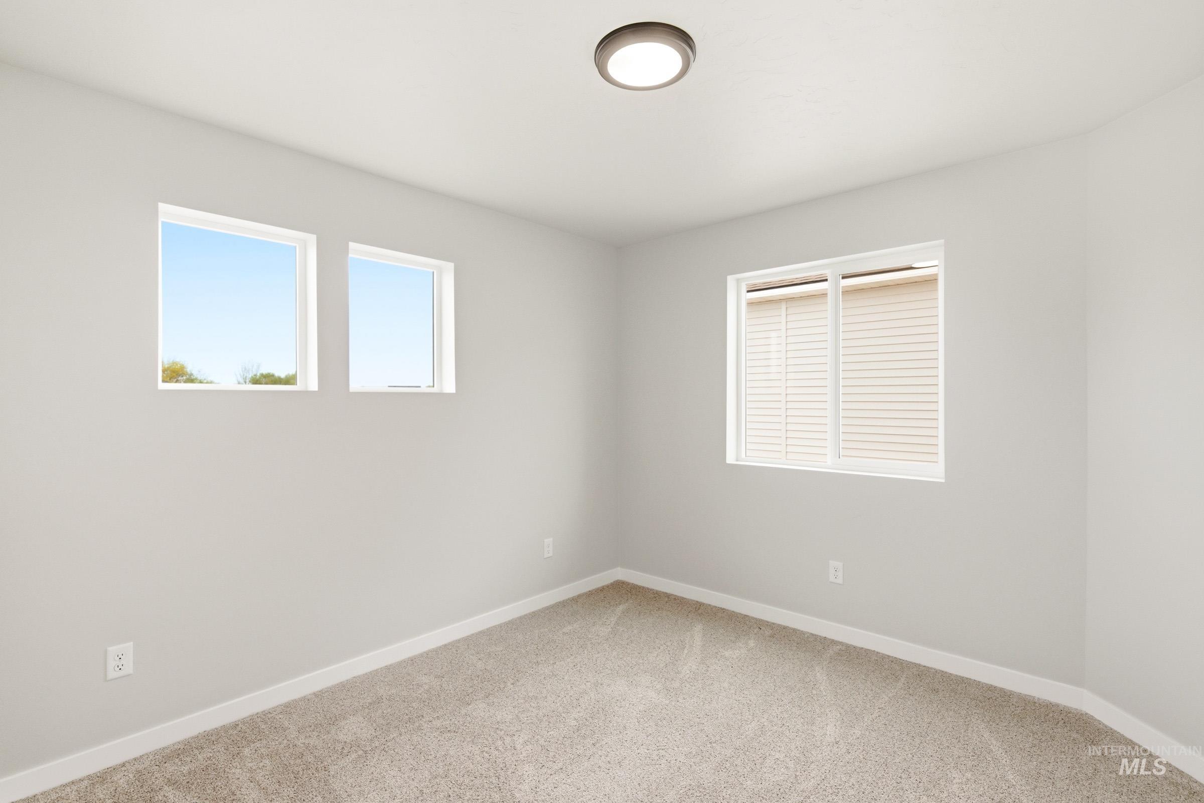 936 Thunderbolt Dr Property Photo 14