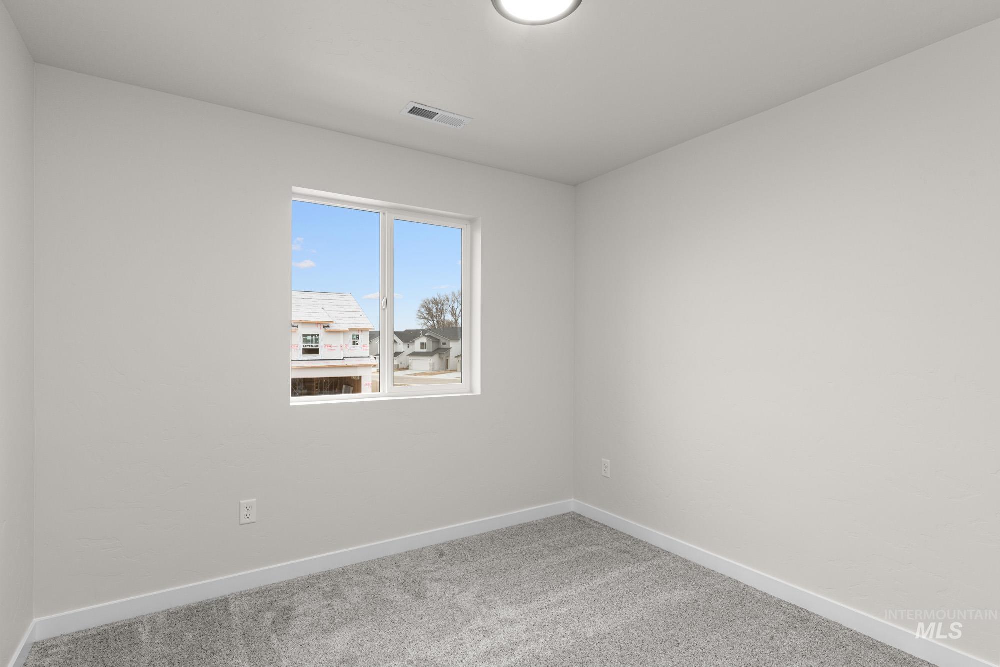 952 Thunderbolt Dr Property Photo 14