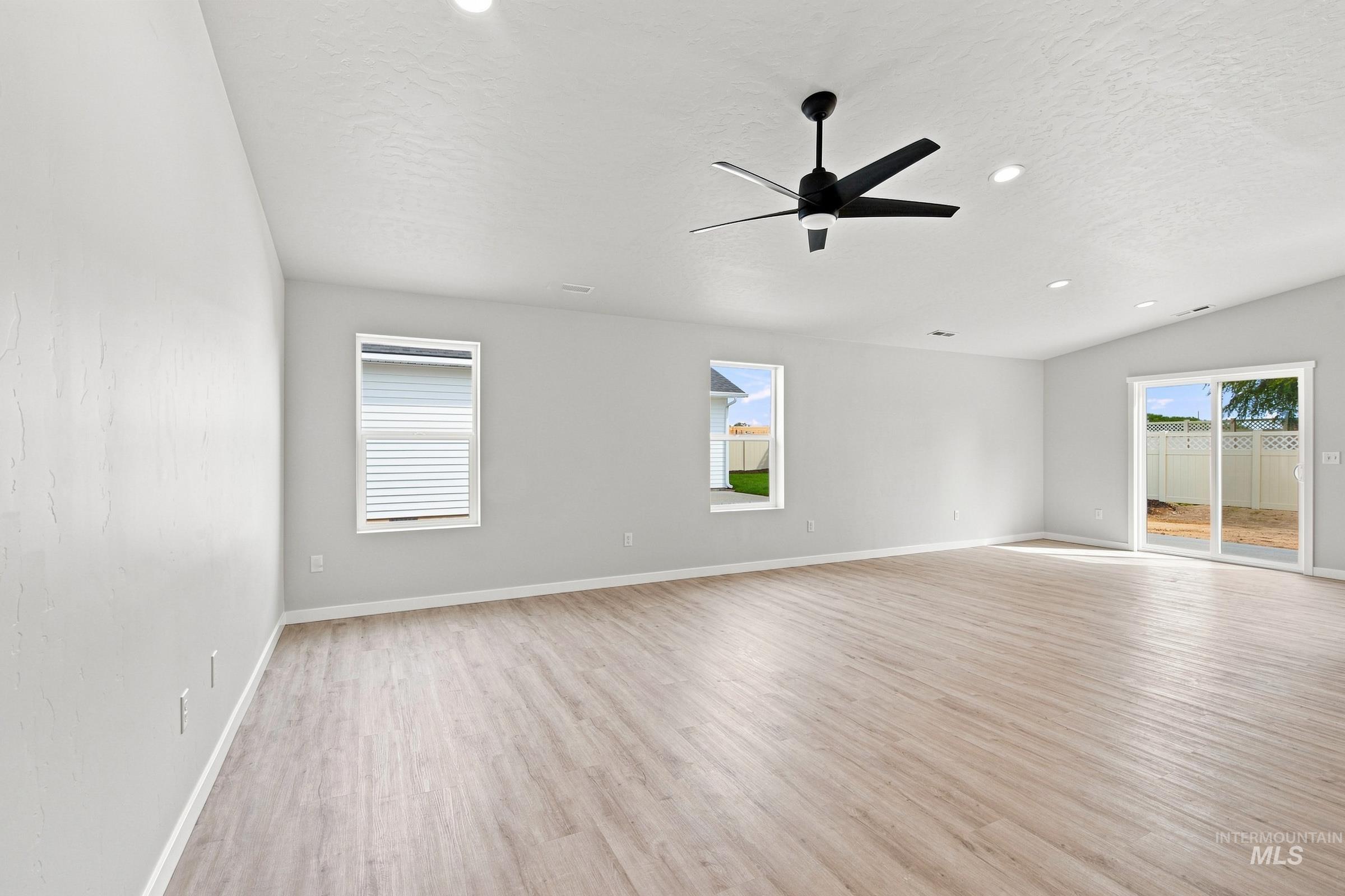 110 Golinda Ave Property Photo 9