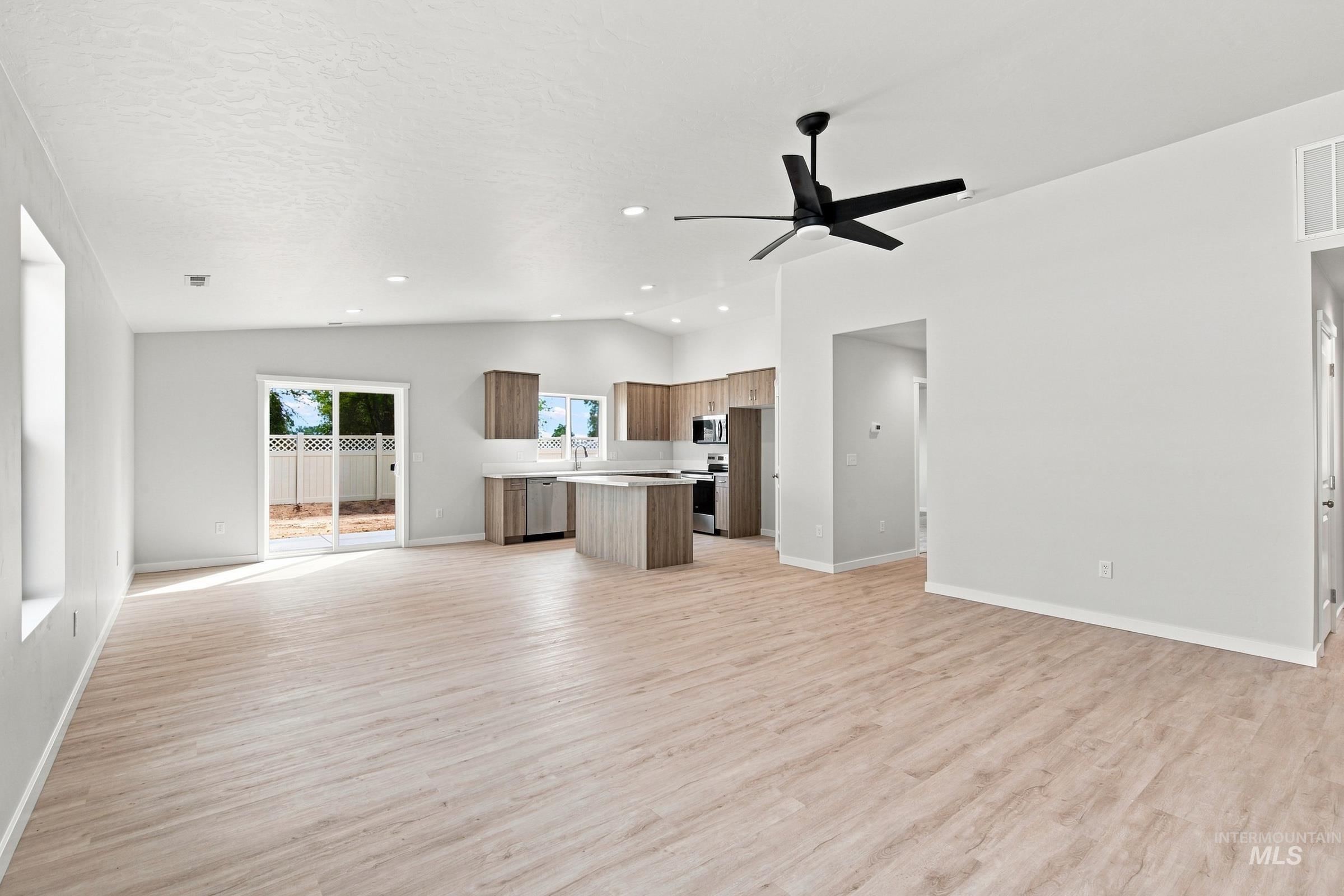 110 Golinda Ave Property Photo 10
