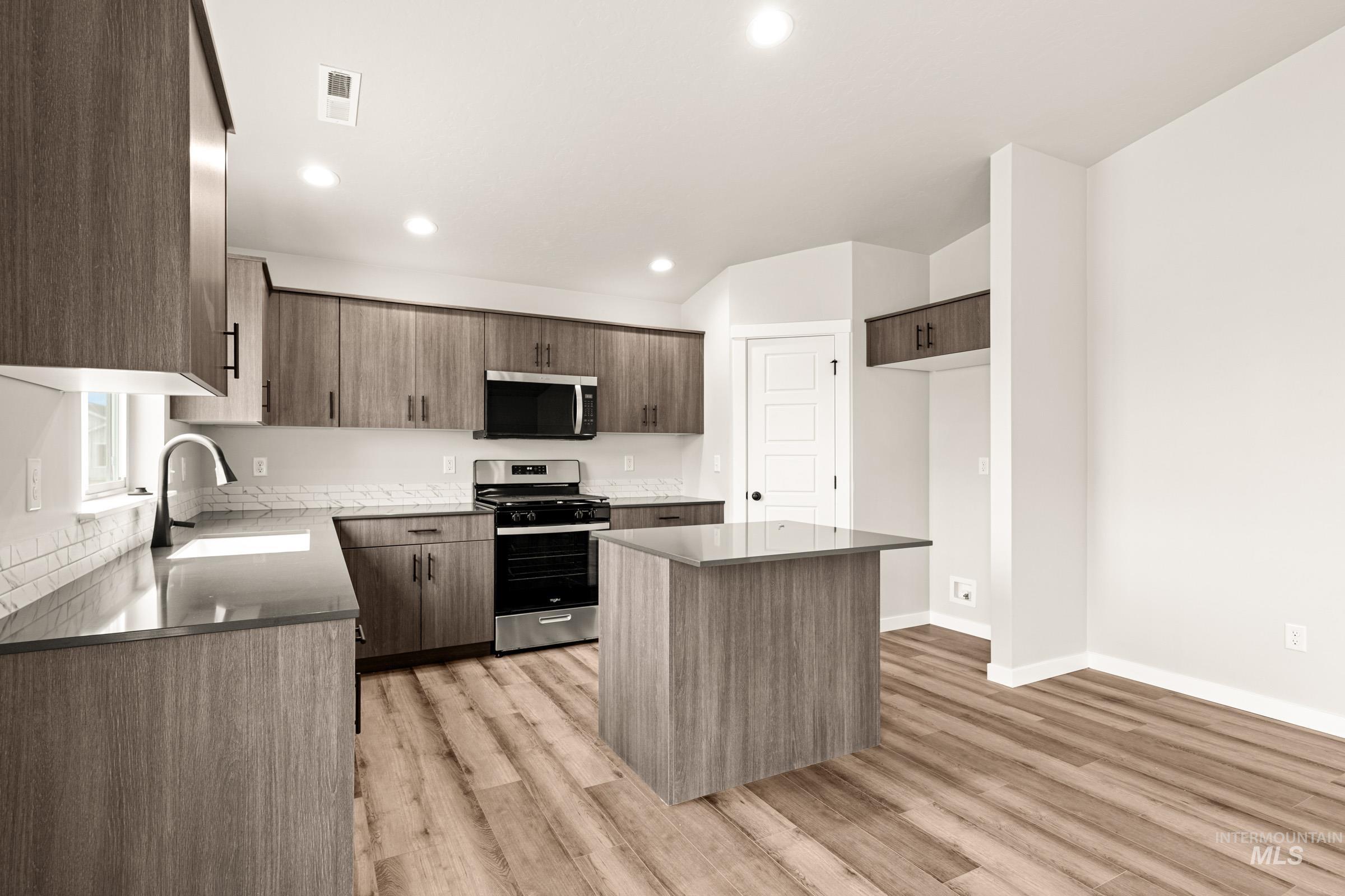2429 W Baelish Ct Property Photo 6