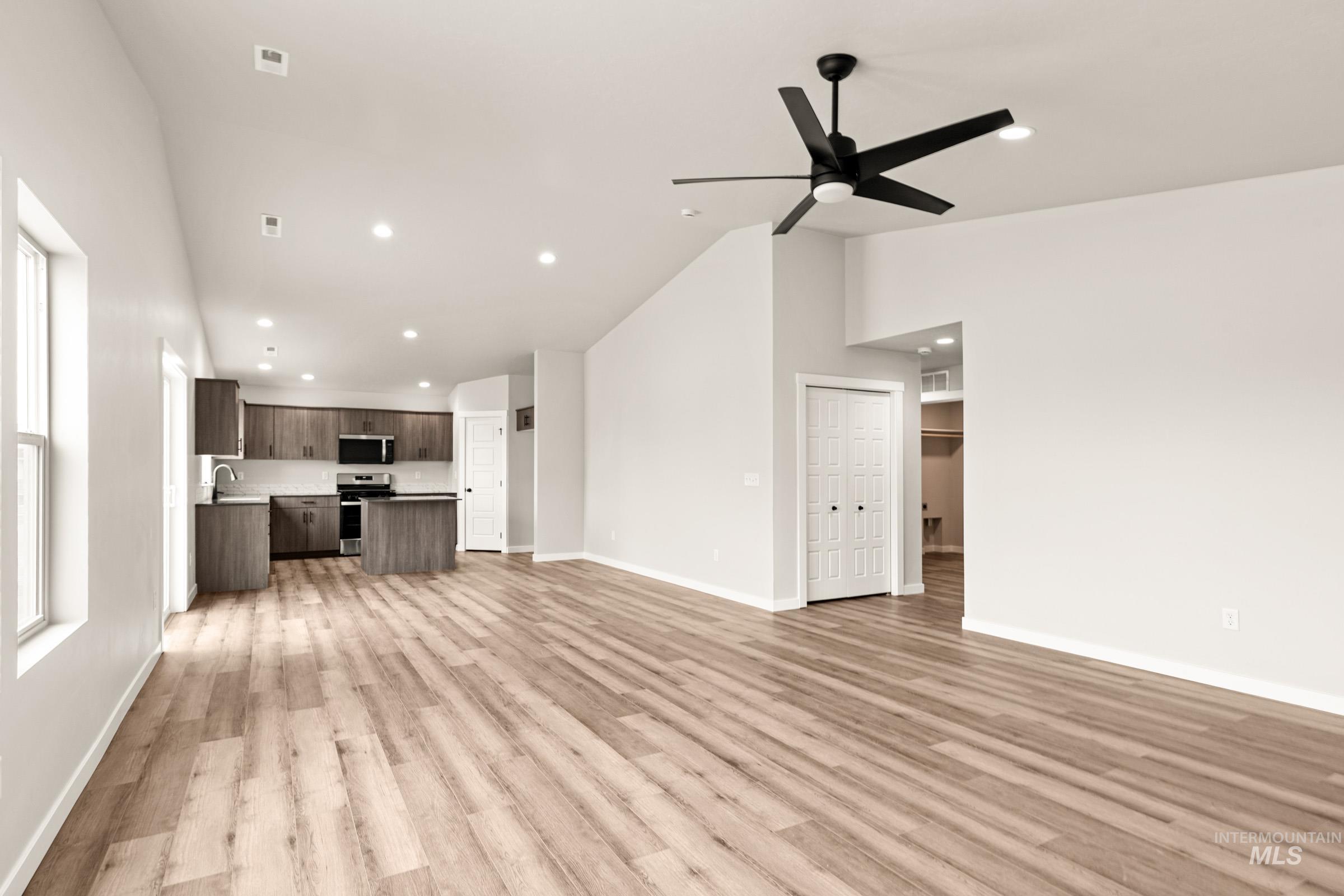 2429 W Baelish Ct Property Photo 10