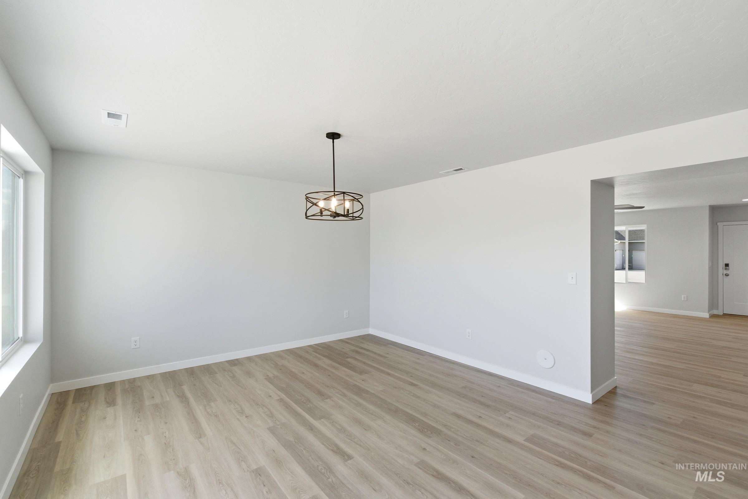 3642 E Jamestown Dr Property Photo 9