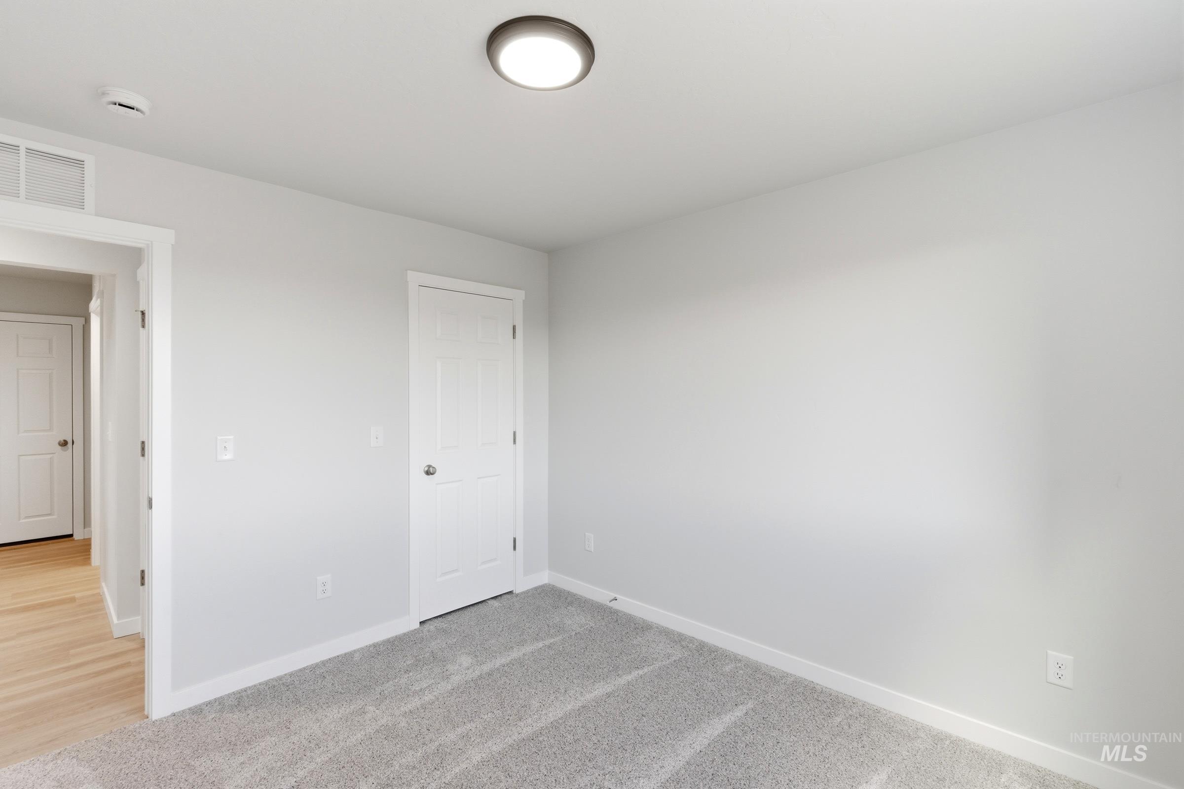 3642 E Jamestown Dr Property Photo 18