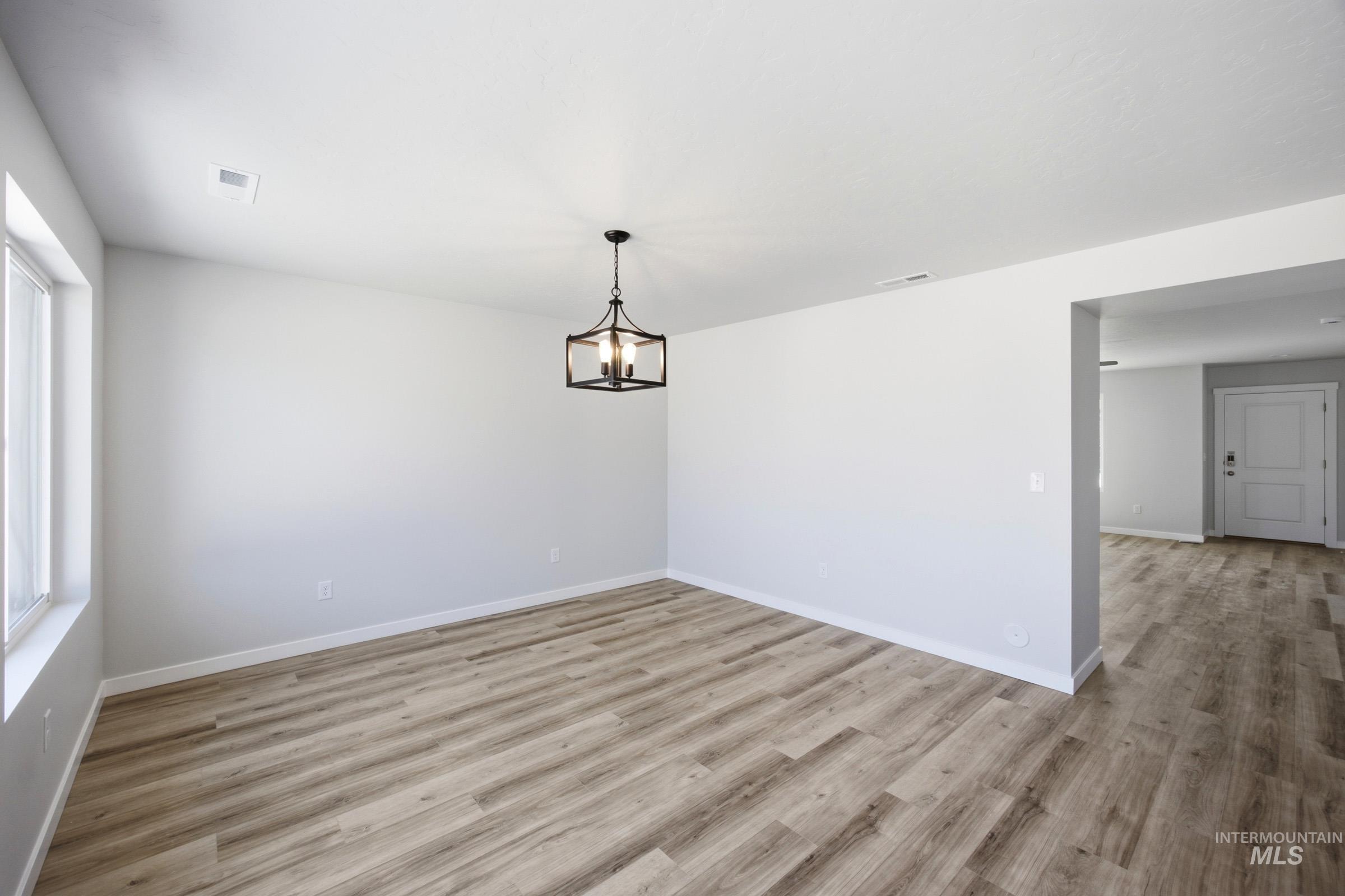 12854 Ropers St Property Photo 6
