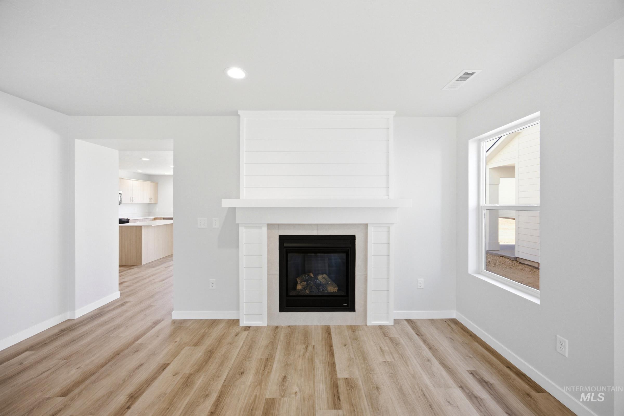 12854 Ropers St Property Photo 9