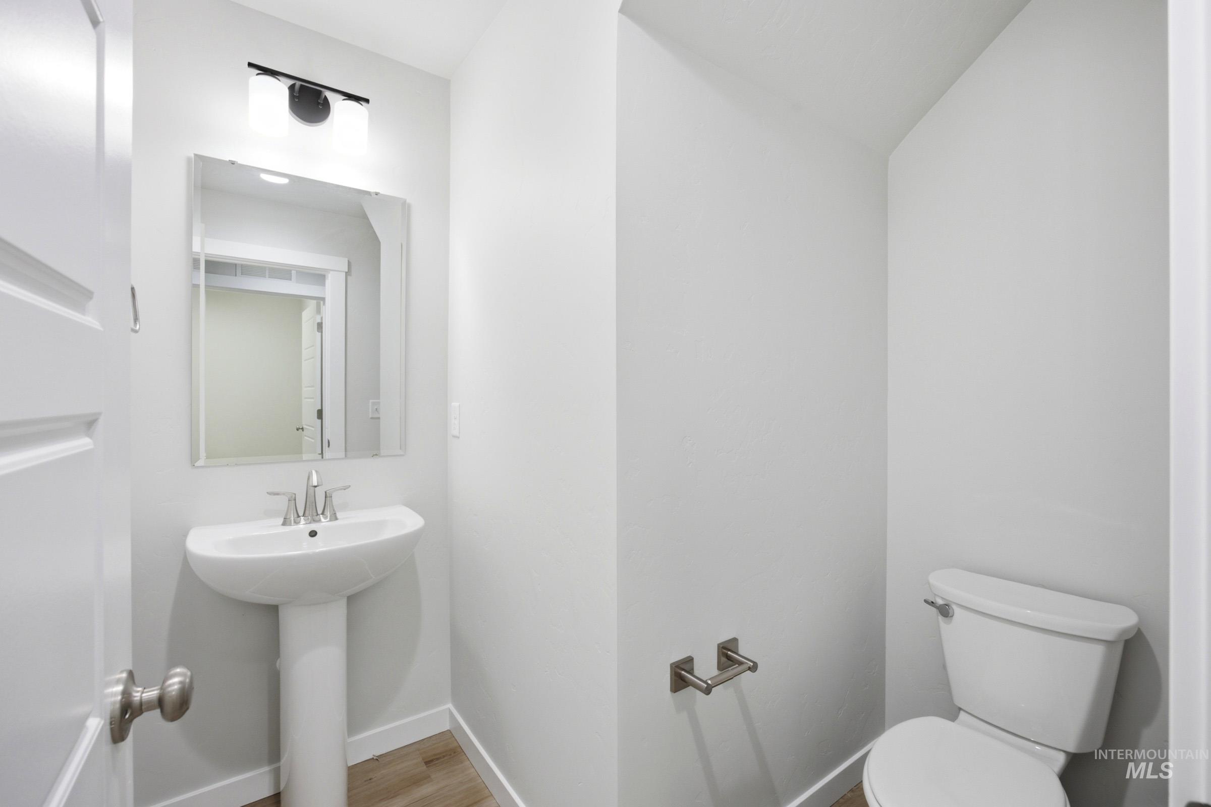12854 Ropers St Property Photo 12
