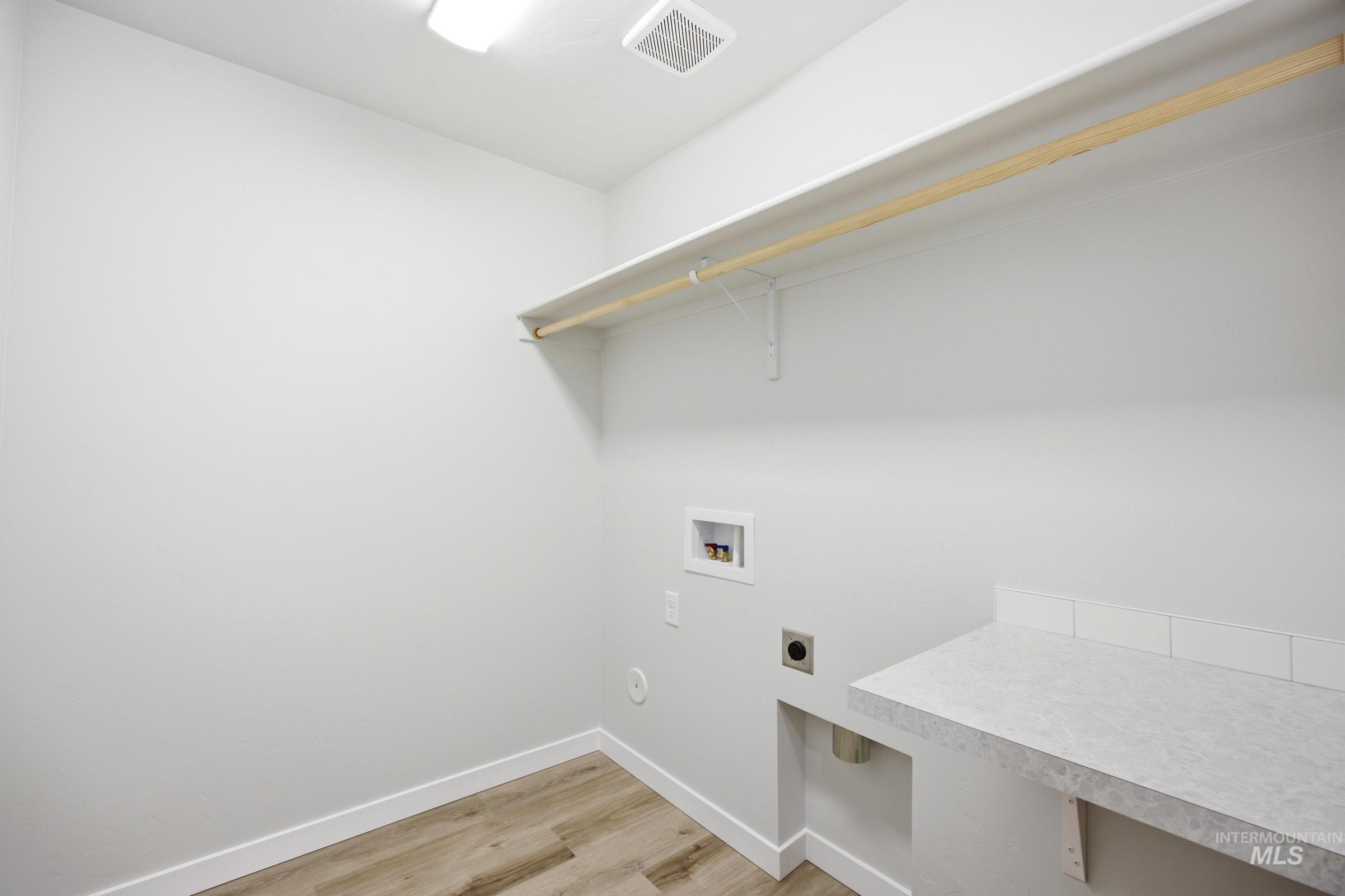 12854 Ropers St Property Photo 13