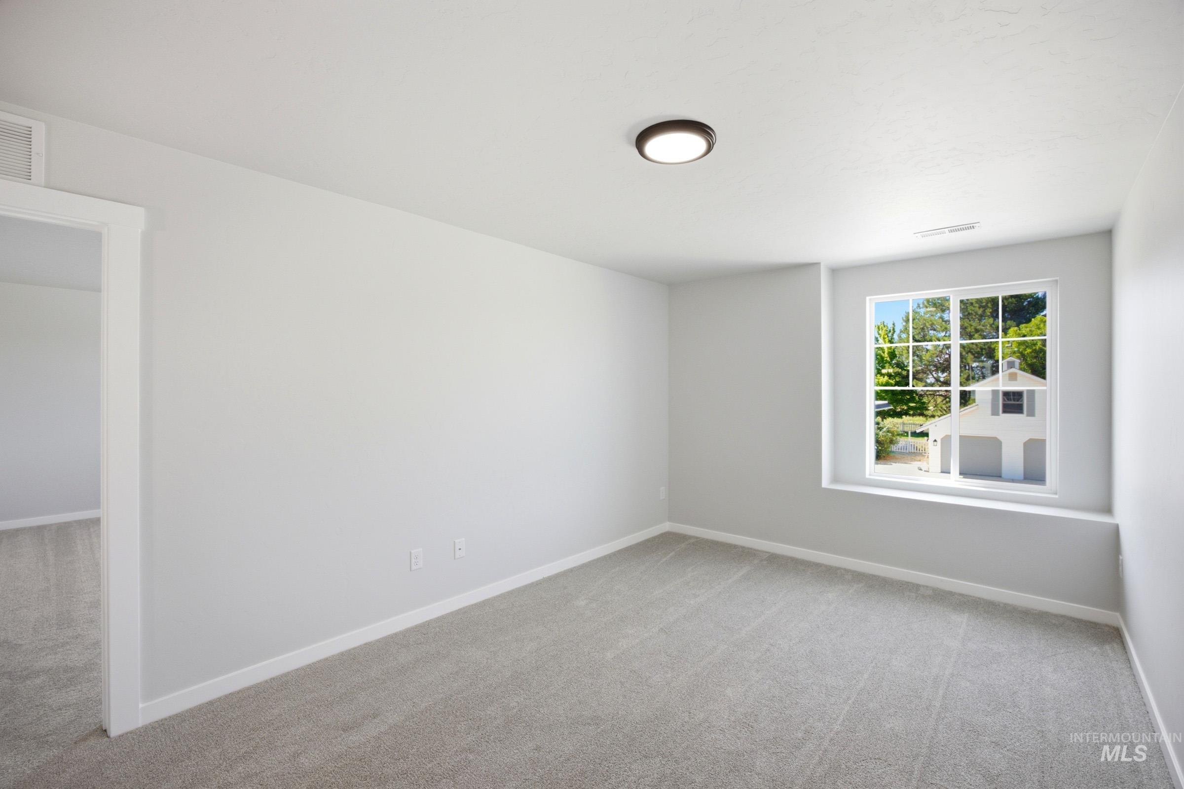 12854 Ropers St Property Photo 14