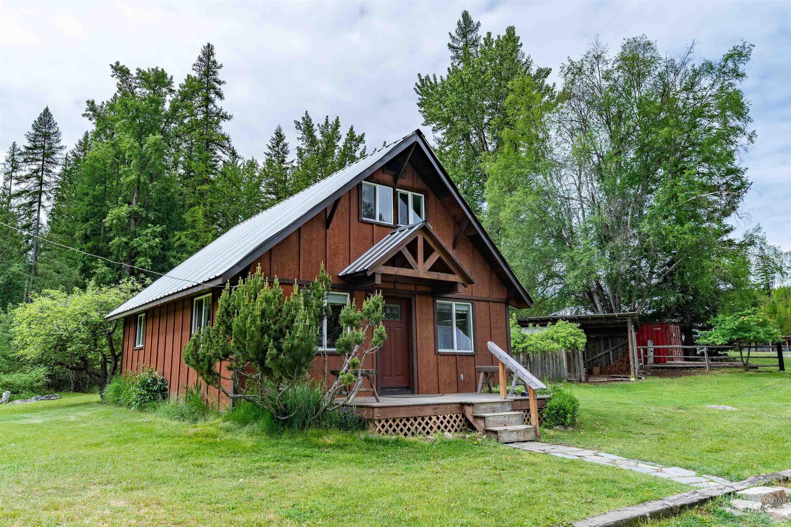 5692 Meadow Creek Road Property Photo 2