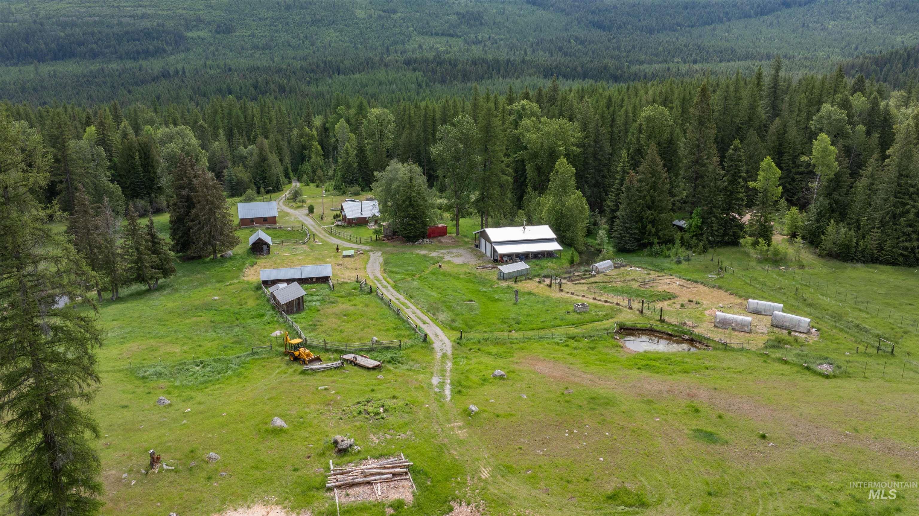 5692 Meadow Creek Road Property Photo 3