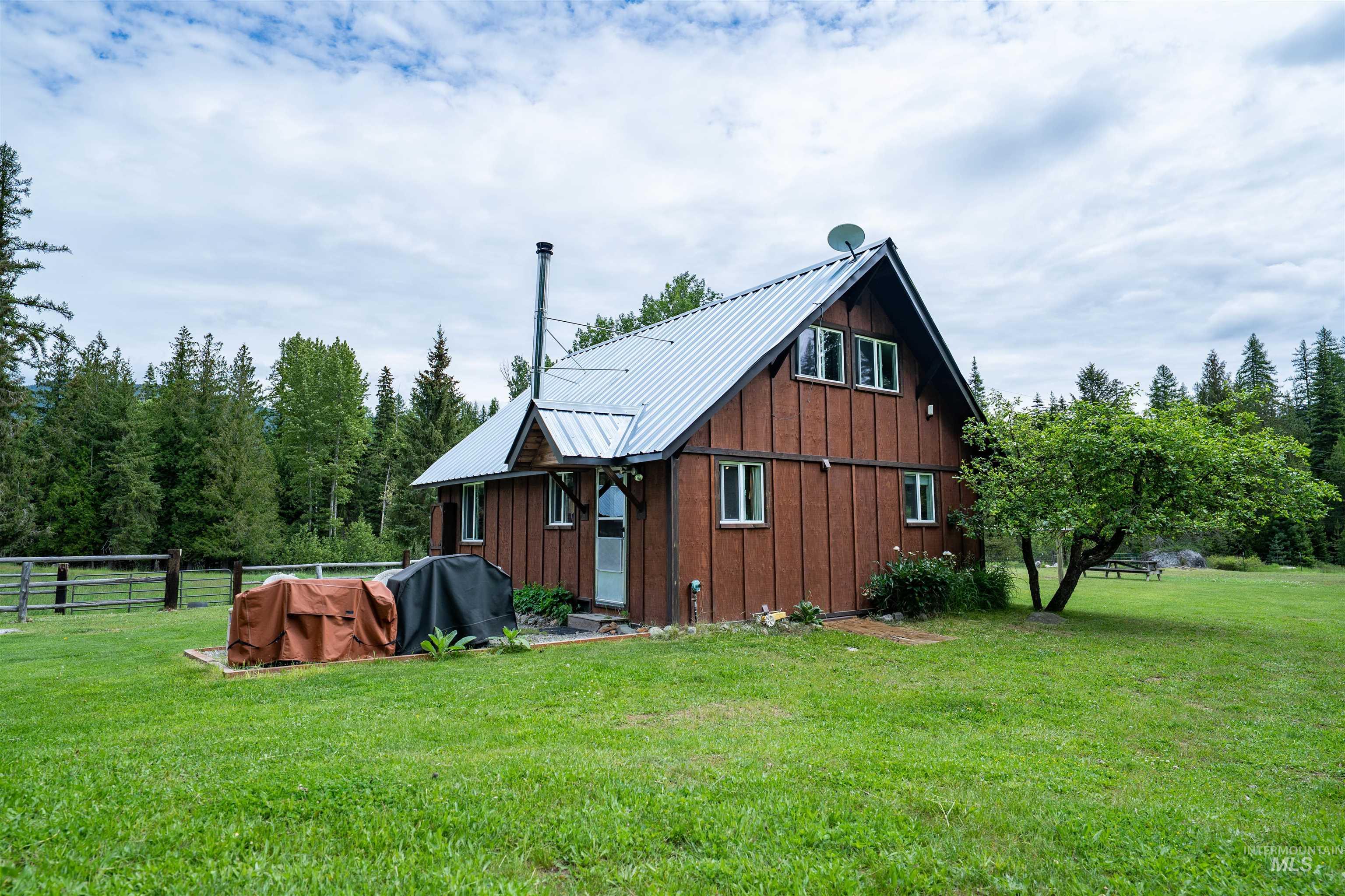 5692 Meadow Creek Road Property Photo 9