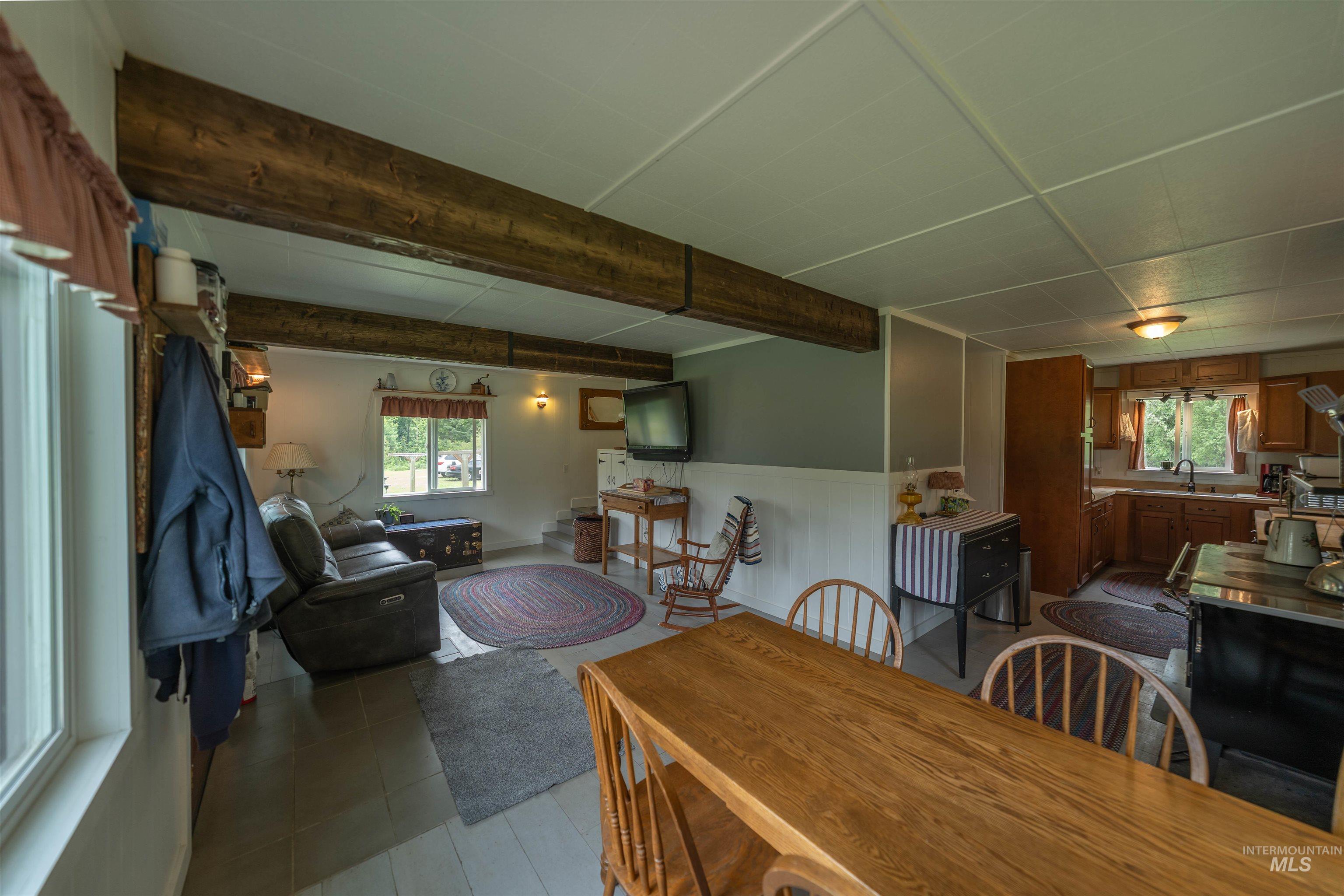 5692 Meadow Creek Road Property Photo 13