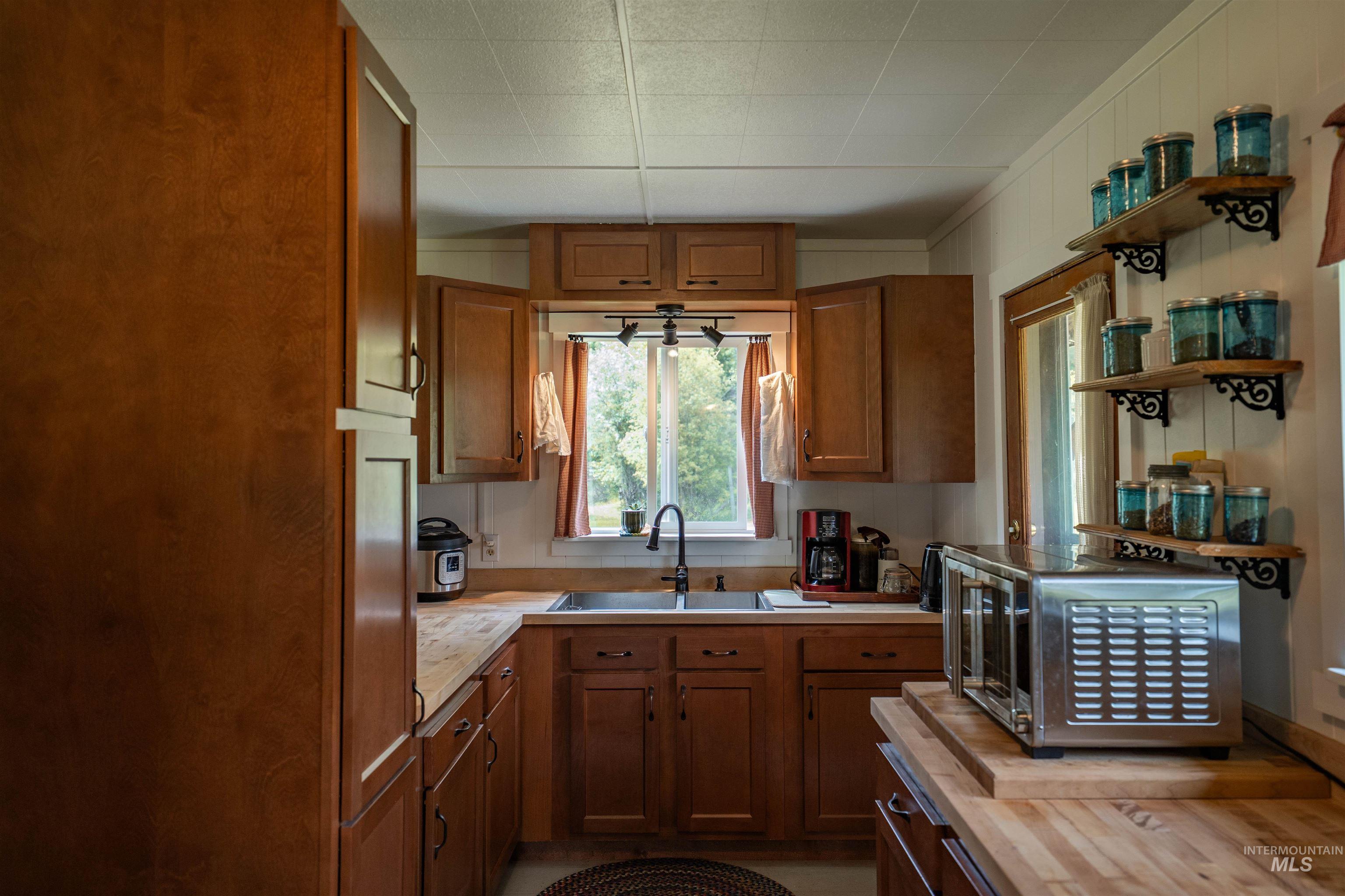 5692 Meadow Creek Road Property Photo 15