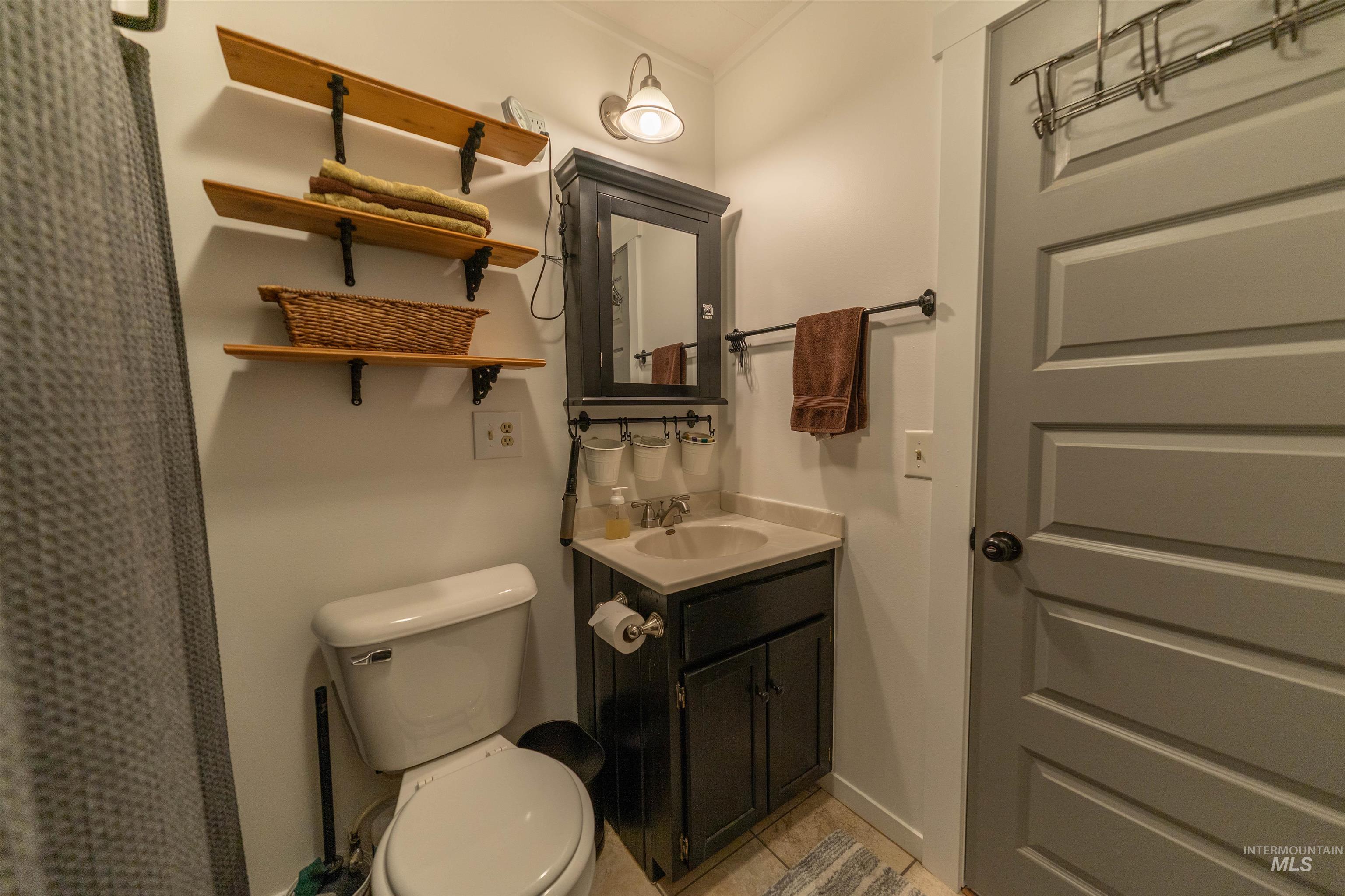 5692 Meadow Creek Road Property Photo 18